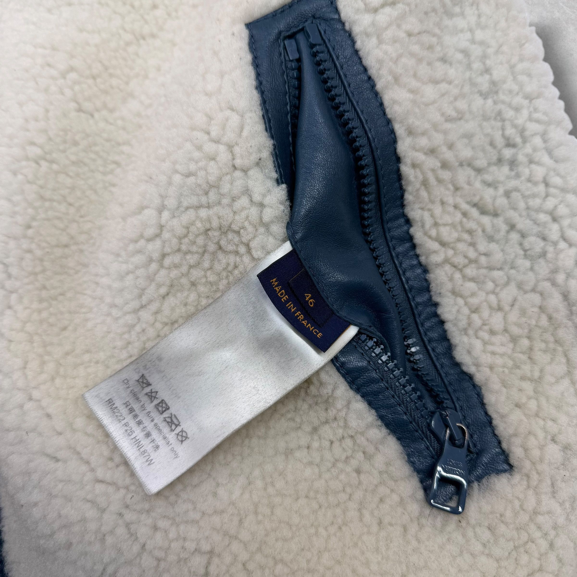 Louis Vuitton Louis Vuitton Reversible Shearling Gilet 46 (S) Size US S / EU 44-46 / 1 - 14 Thumbnail