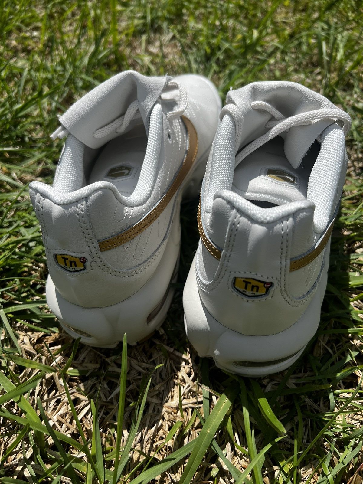 Nike NEW Nike size 7.5 Mens Air Max Plus Tiempo Phantom Leather Size US 7.5 / EU 40-41 - 10 Thumbnail