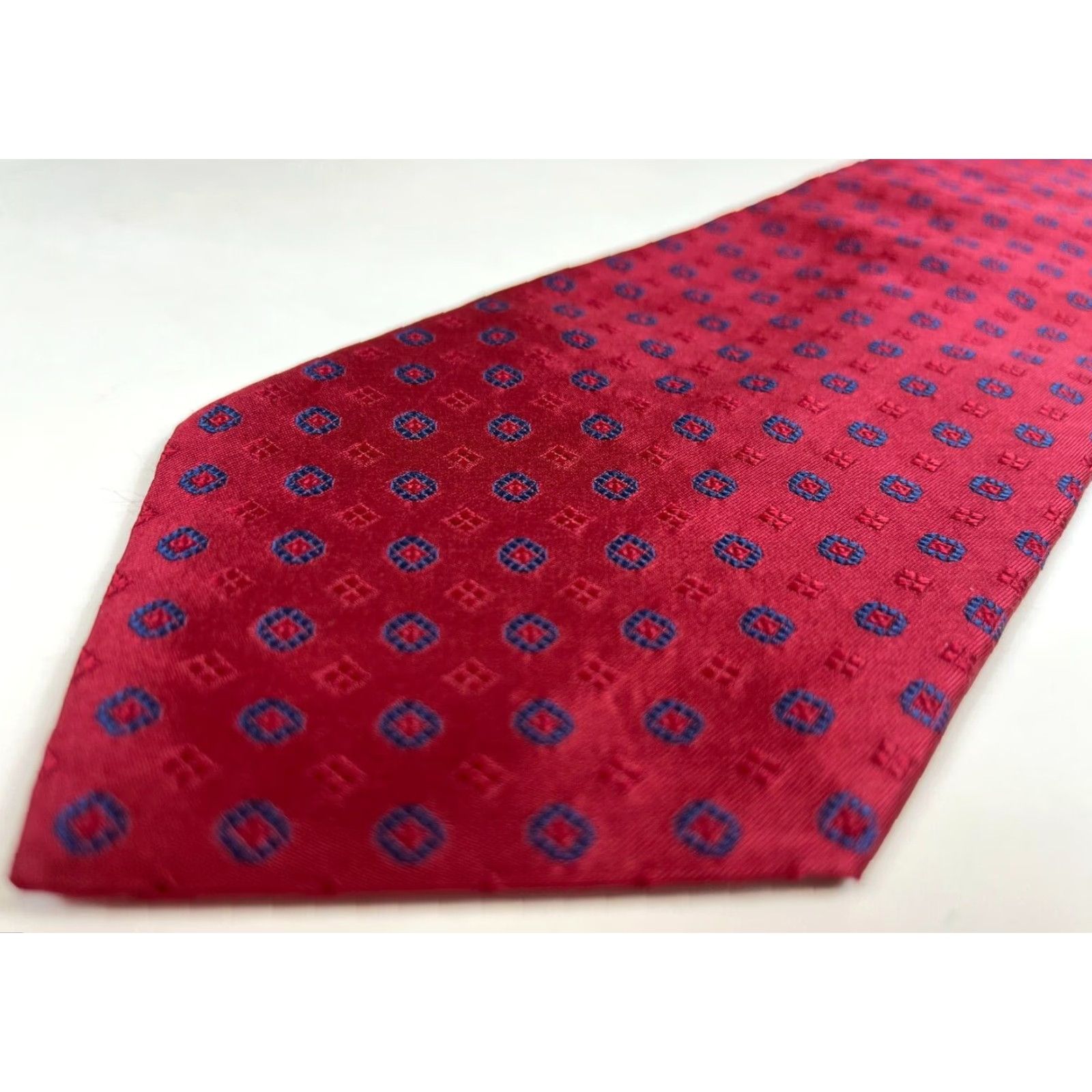 Brooks Brothers Brooks Brothers Silk Tie Geometric Foulard Handmade in Italy Men’s Red 59.75" 4" Width Classic Length Designer Tie N/A Womens Mens? (Gender at end) Size ONE SIZE - 6 Thumbnail