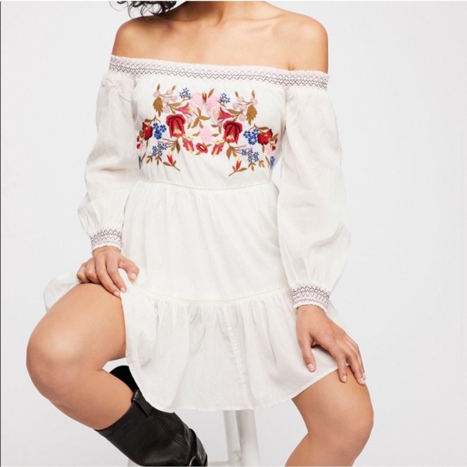 Free People Free People Sun Beams Embroidered Off-The-Shoulder Dress Size XS / US 0-2 / IT 36-38 - 2 Thumbnail