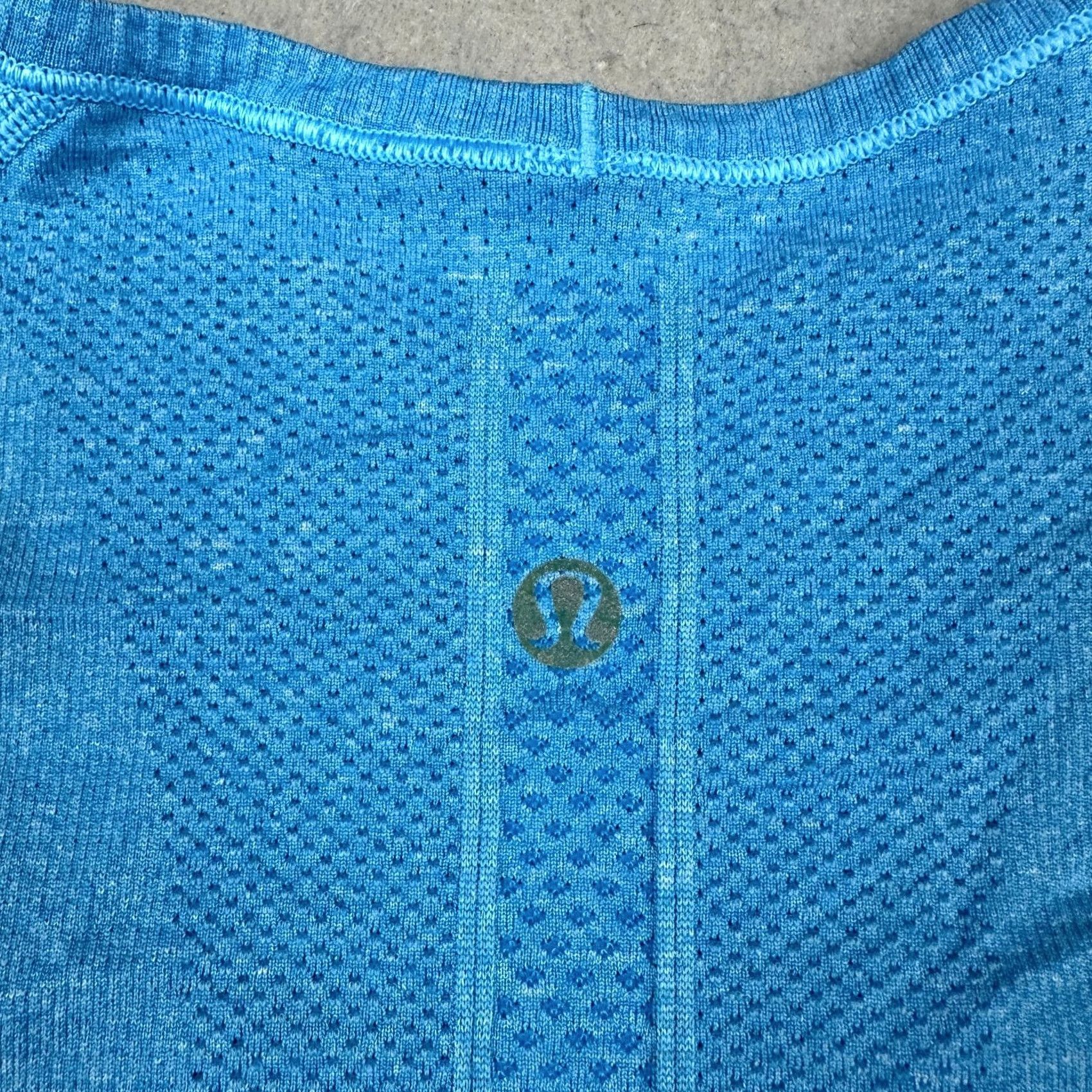Lululemon VINTAGE Lululemon Shirt Womens 4 Blue Swiftly Tech Short Sleeve Seamless Running Crew Size S / US 4 / IT 40 - 5 Thumbnail