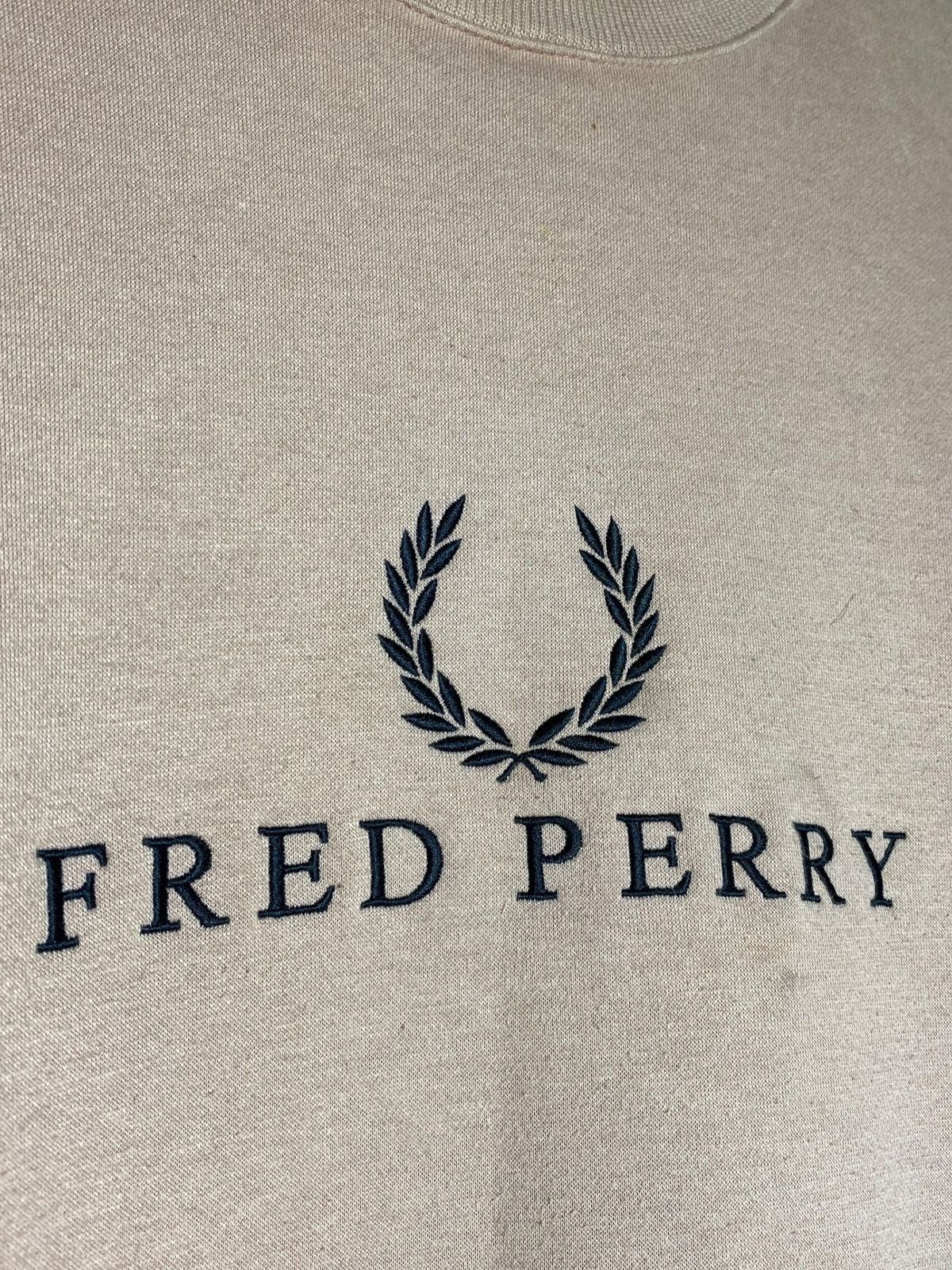 Fred Perry × Vintage 🔥 2000s FRED PERRY DISTRESSED ICONIC LOGO SWEATSHIRT 🔥 Size US S / EU 44-46 / 1 - 5 Thumbnail