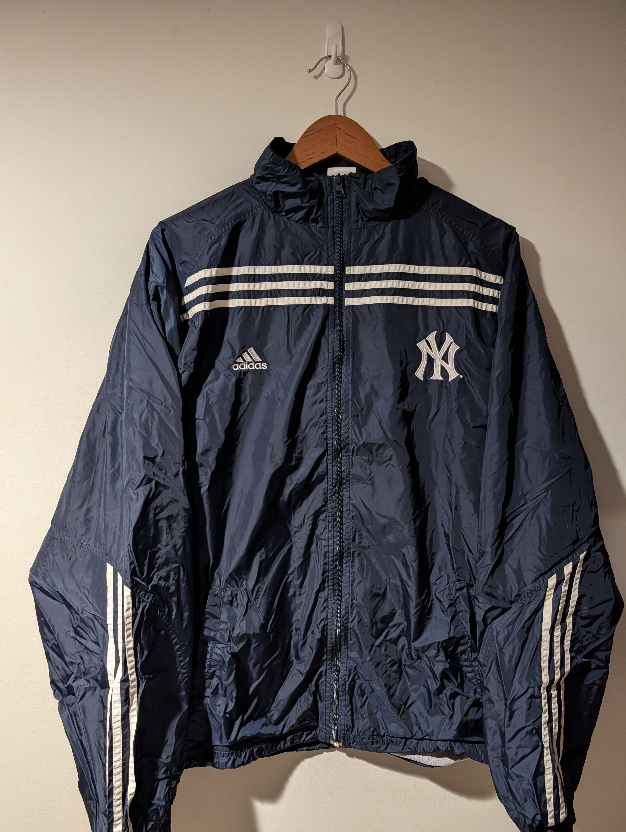 New York Yankees ADIDAS New York Yankees Jacket MLB Windbreaker Vtg Size US XL / EU 56 / 4 - 1 Thumbnail
