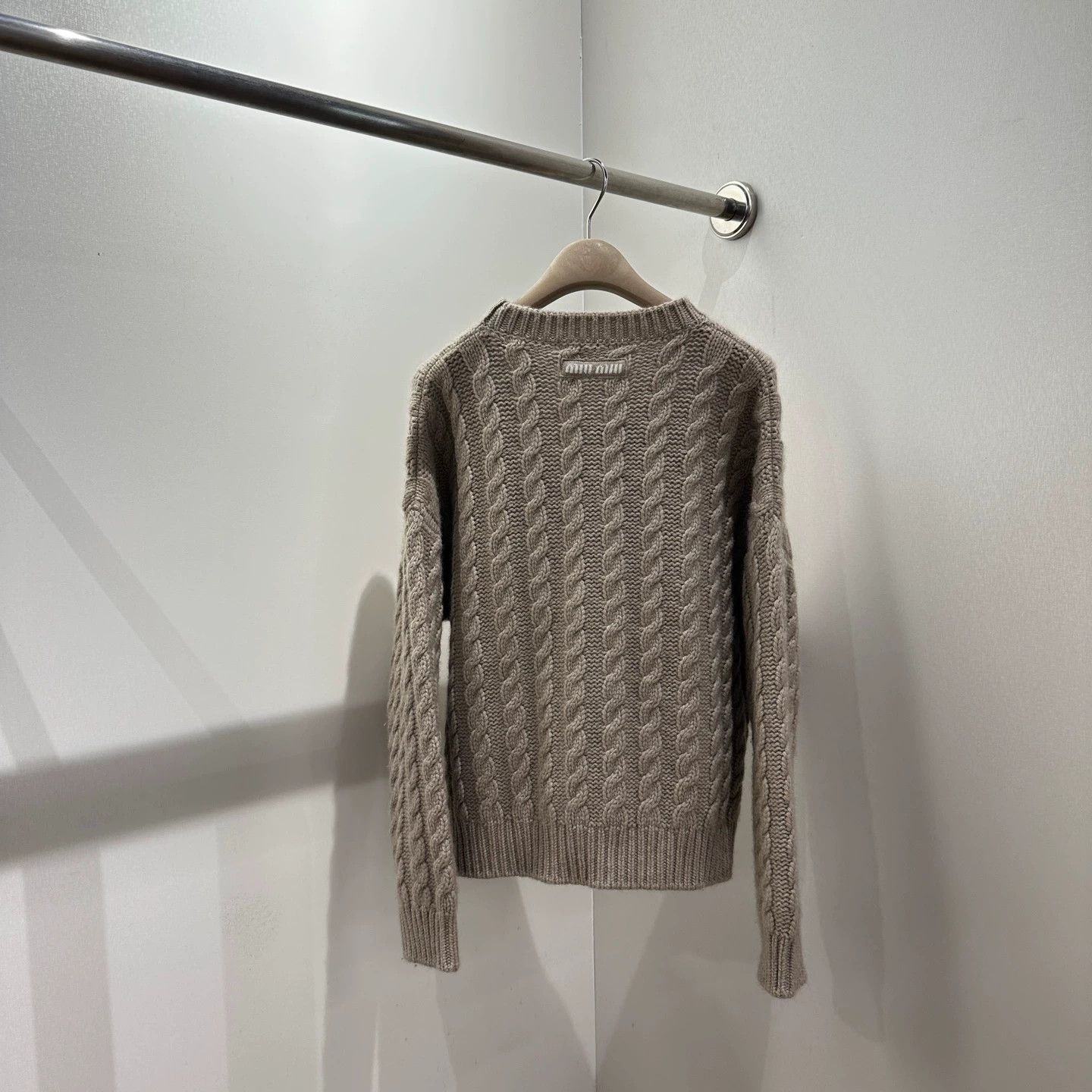 Miu Miu MIU MIU apr778 Cashmere ChunkyKnit Logo Sweater 36 Size XS / US 0-2 / IT 36-38 - 1 Thumbnail