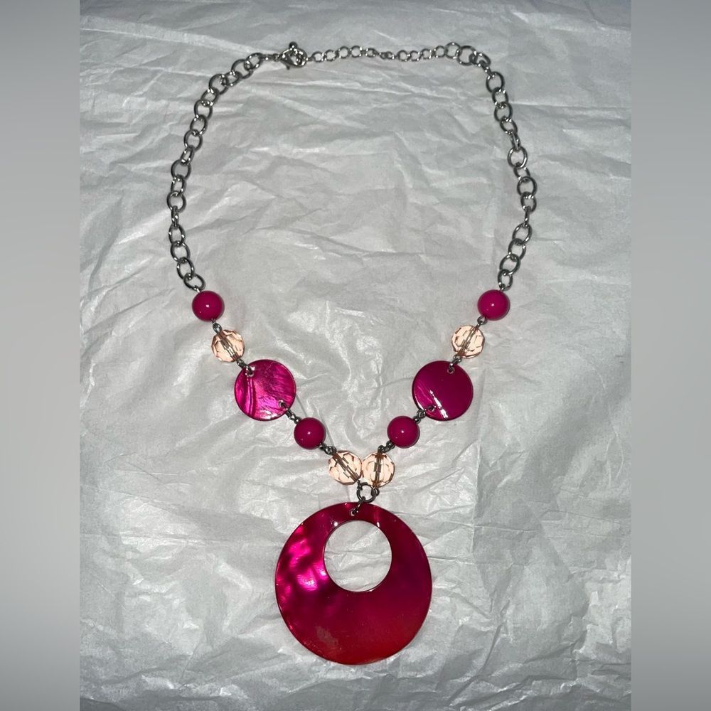 Other Pink Oyster Shell Beaded Silver Costume Necklace Size ONE SIZE - 1 Thumbnail