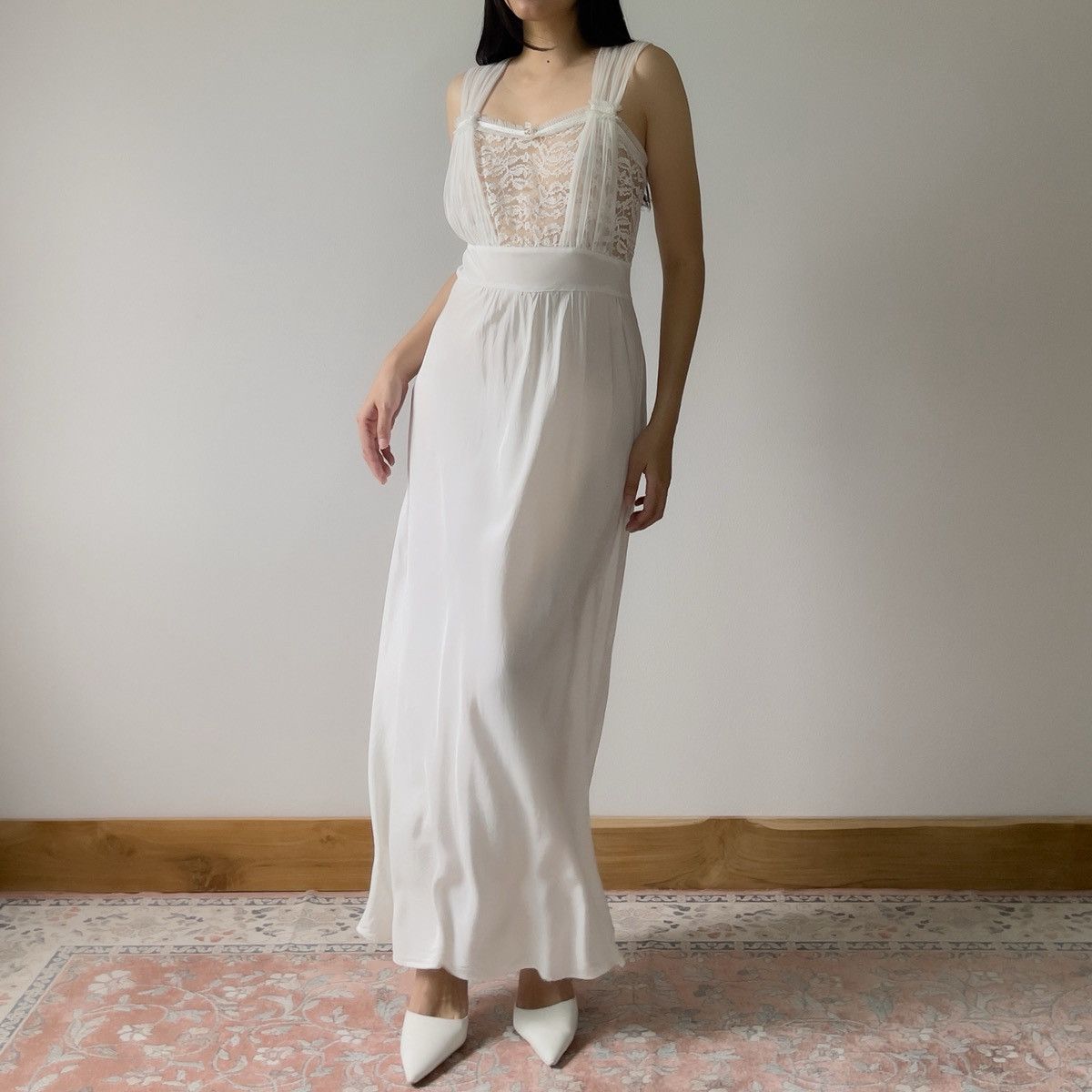 Vintage Vintage 1950s Ice Blue Rayon Nightgown (M–L) Size L / US 10 / IT 46 - 3 Thumbnail