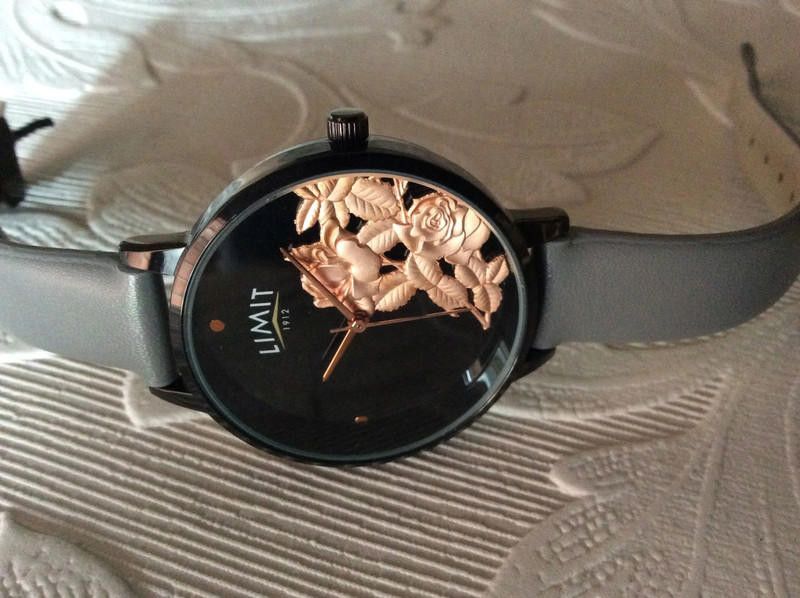 Designer limit garden black dial grey leather strap watch Size ONE SIZE - 7 Thumbnail
