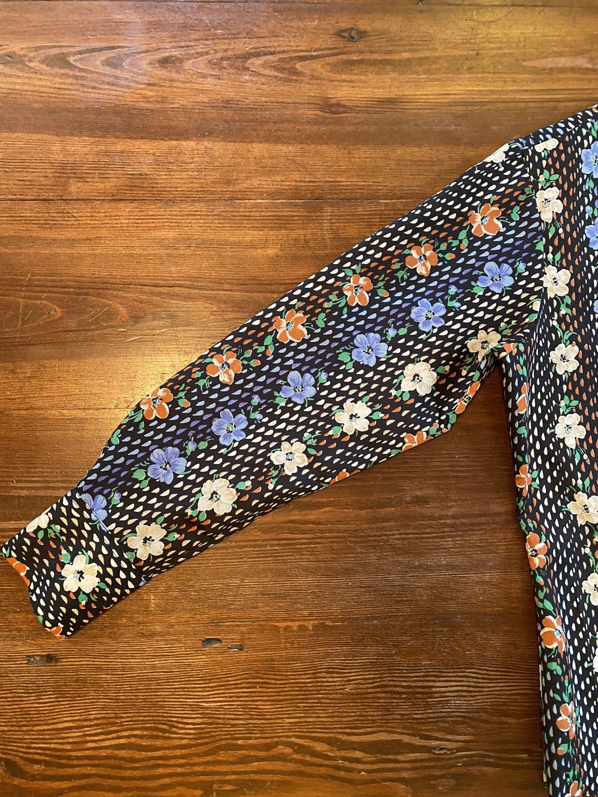 Retrofit × Vintage Vintage 60s/70s Kmart Flowers All Over Polyester Button Up Size M / US 6-8 / IT 42-44 - 9 Thumbnail