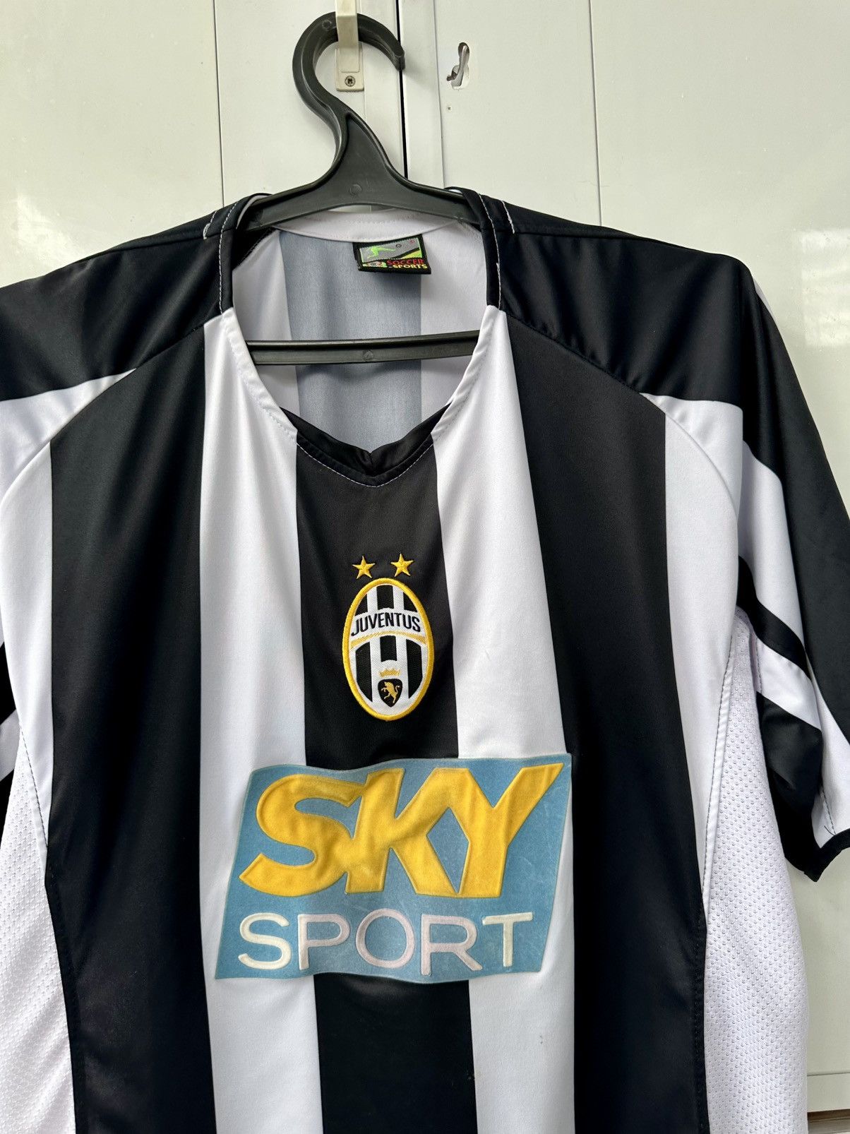 Other Vintage Soccer Jersey Juventus Style Size US L / EU 52-54 / 3 - 9 Thumbnail