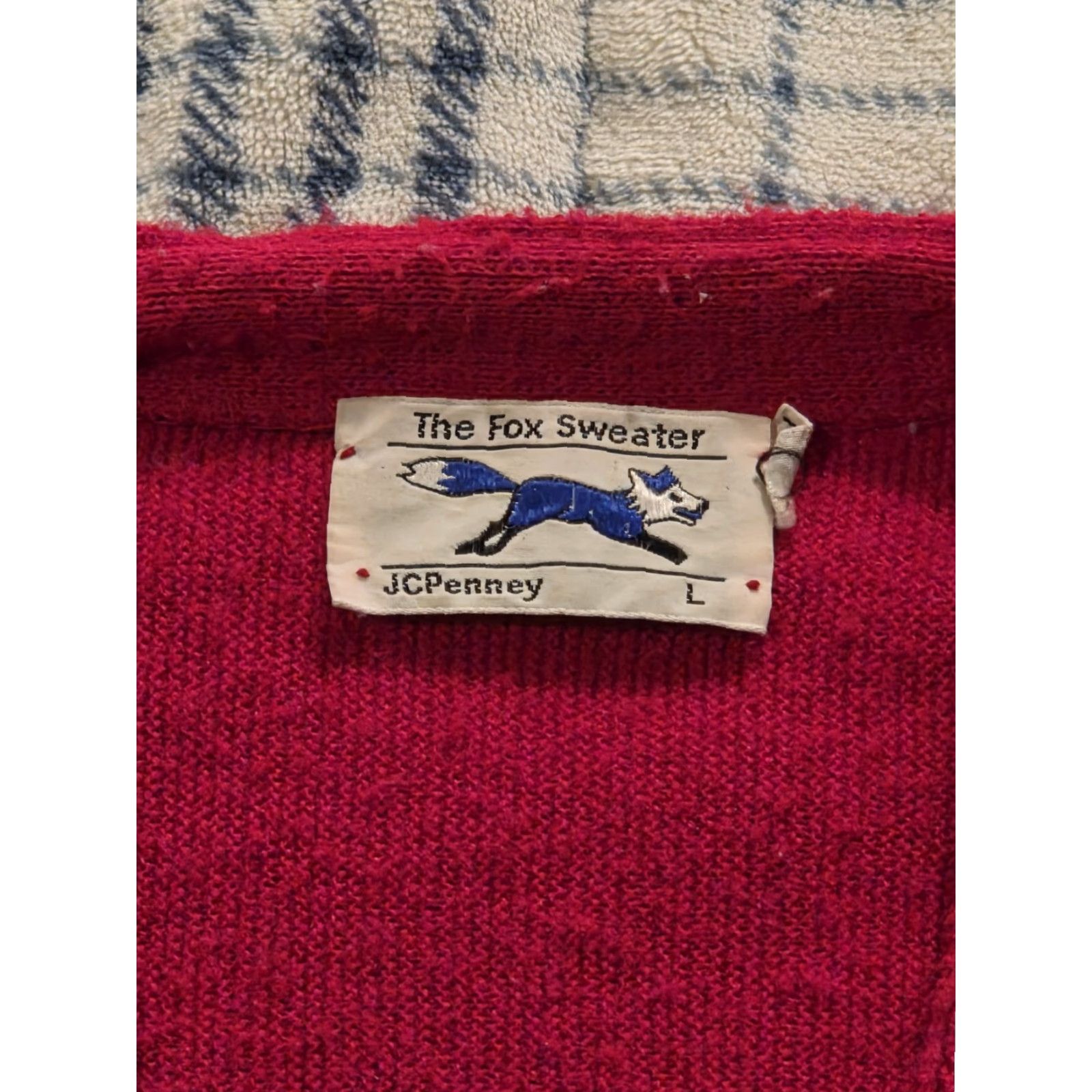 JCPenney VINTAGE JC Penney The Fox Sweater Cardigan Red Men's L V-Neck Long Sleeve Tight-Knit Button Logo Solid 70s USA Dad Size US L / EU 52-54 / 3 - 6 Thumbnail