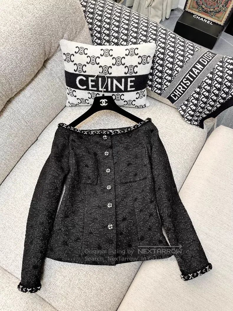 Chanel Chanel 21A Handicraft Workshop Castle Series Black Relief Size XXS / US 00 / IT 34 - 1 Thumbnail