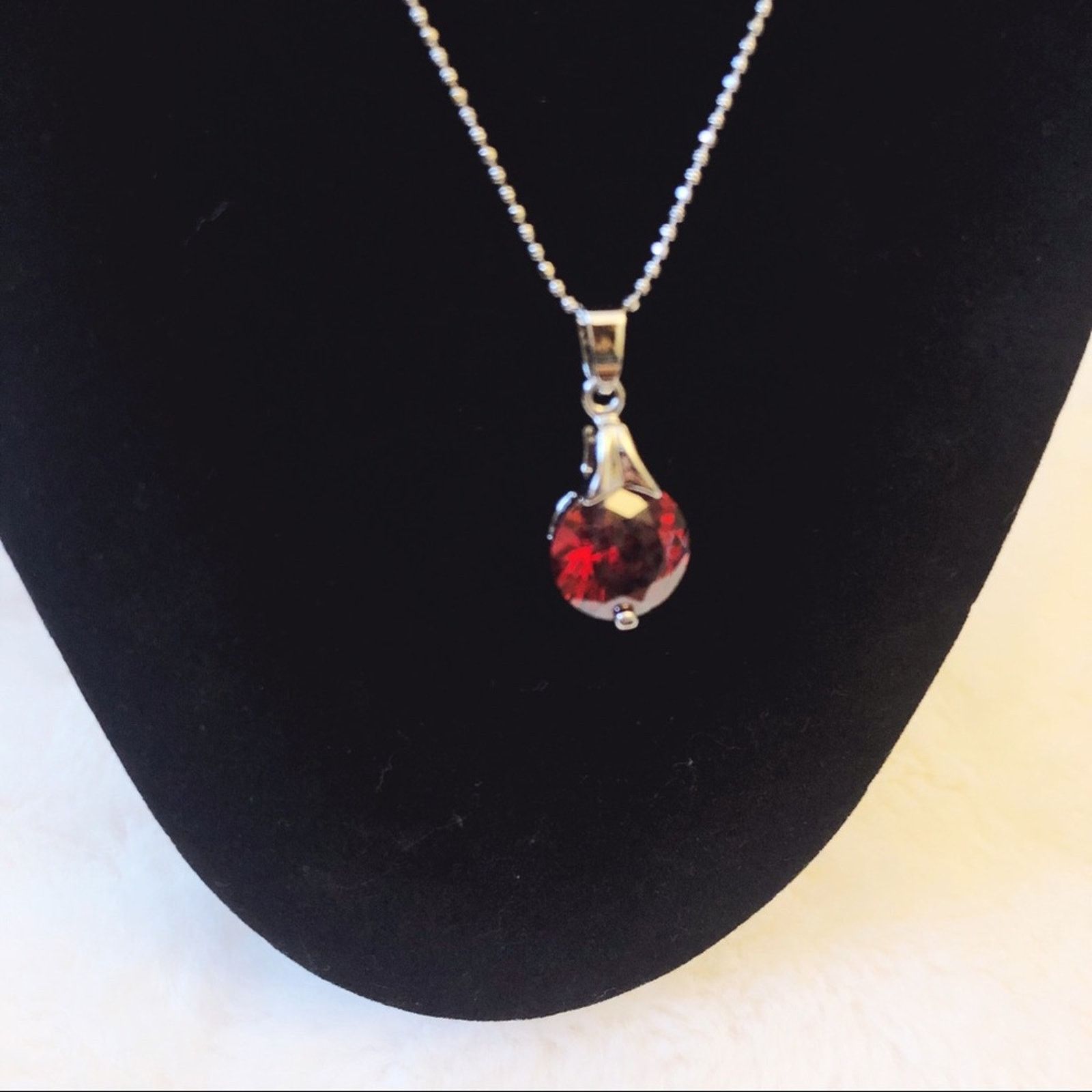 Other Silver Red Crystal Necklace Size ONE SIZE - 8 Thumbnail