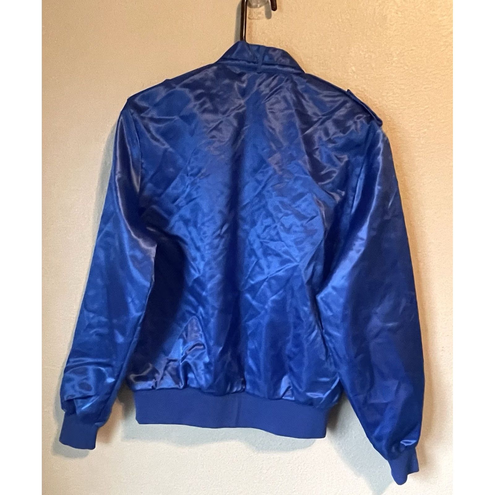 Vintage VINTAGE SATINS Baxter Jacket Satin/Nylon Men’s Medium Full Zip J1882 Blue 80s 90s Logo Bomber Jacket Mens Regular Short Sleeve? Size US M / EU 48-50 / 2 - 3 Thumbnail