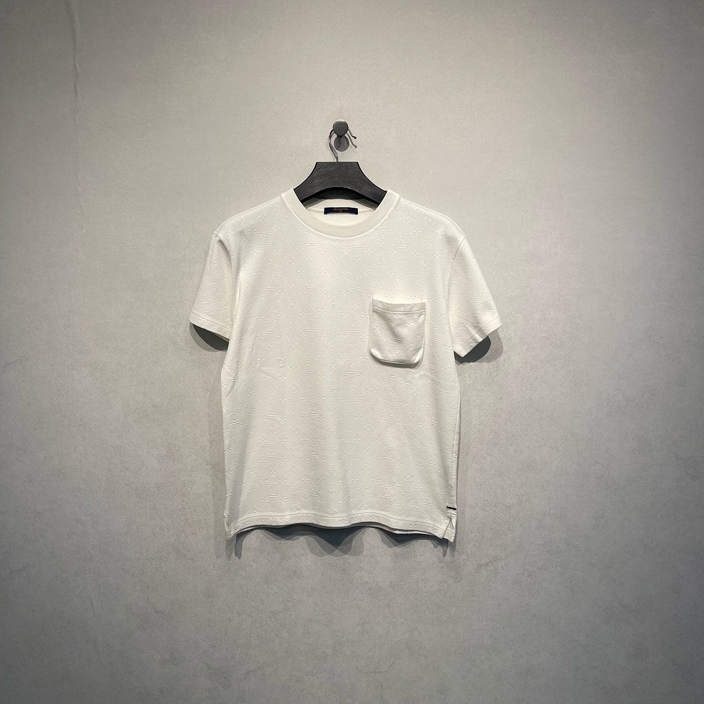 Louis Vuitton Louis Vuitton Monogram Pocket T-Shirt Size S Size US S / EU 44-46 / 1 - 1 Thumbnail