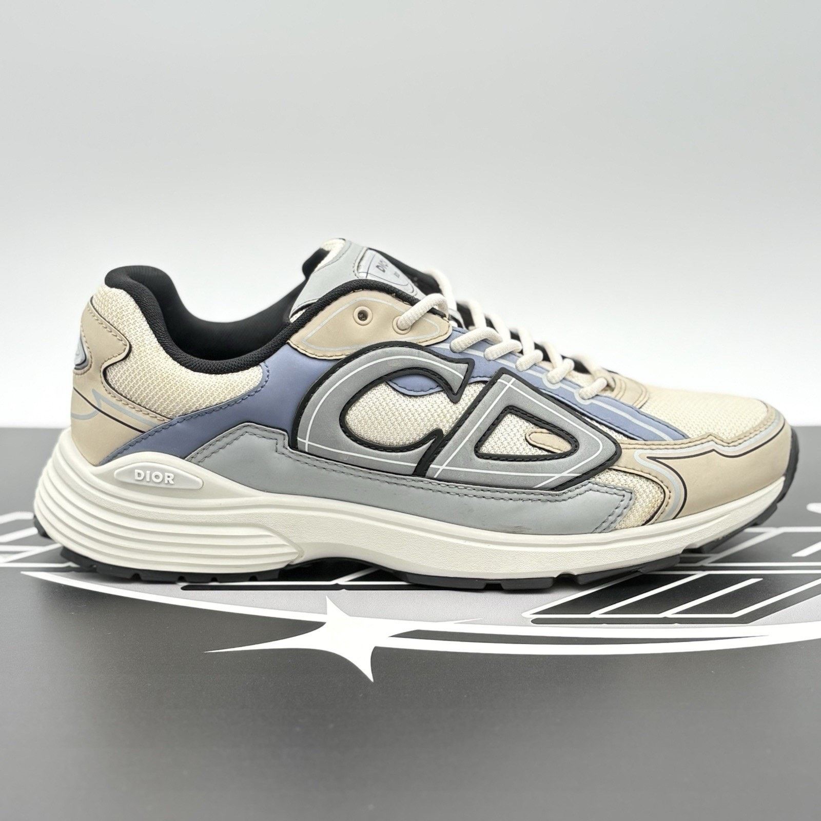 Dior Dior B30 Reflective Sneaker ' Beige Blue ' | SUPER CLEAN Size US 11 / EU 44 - 2 Thumbnail