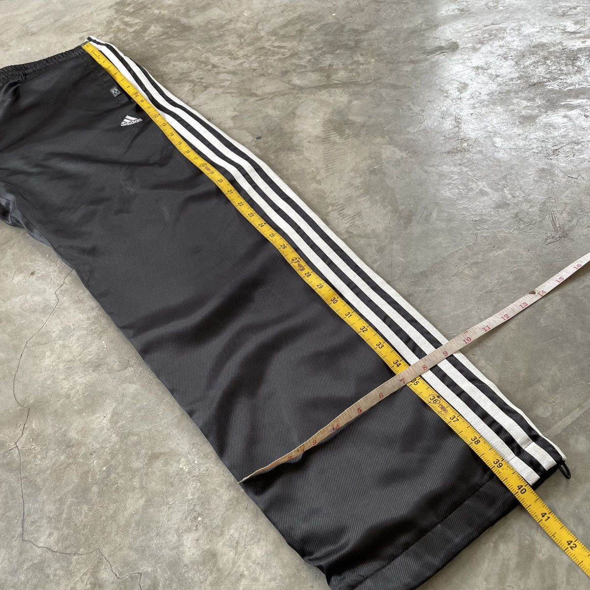 Adidas × Vintage 🔴 Vintage Y2K Adidas Baggy Sweatpants Trackpants 🔴 Size US 34 / EU 50 - 9 Thumbnail