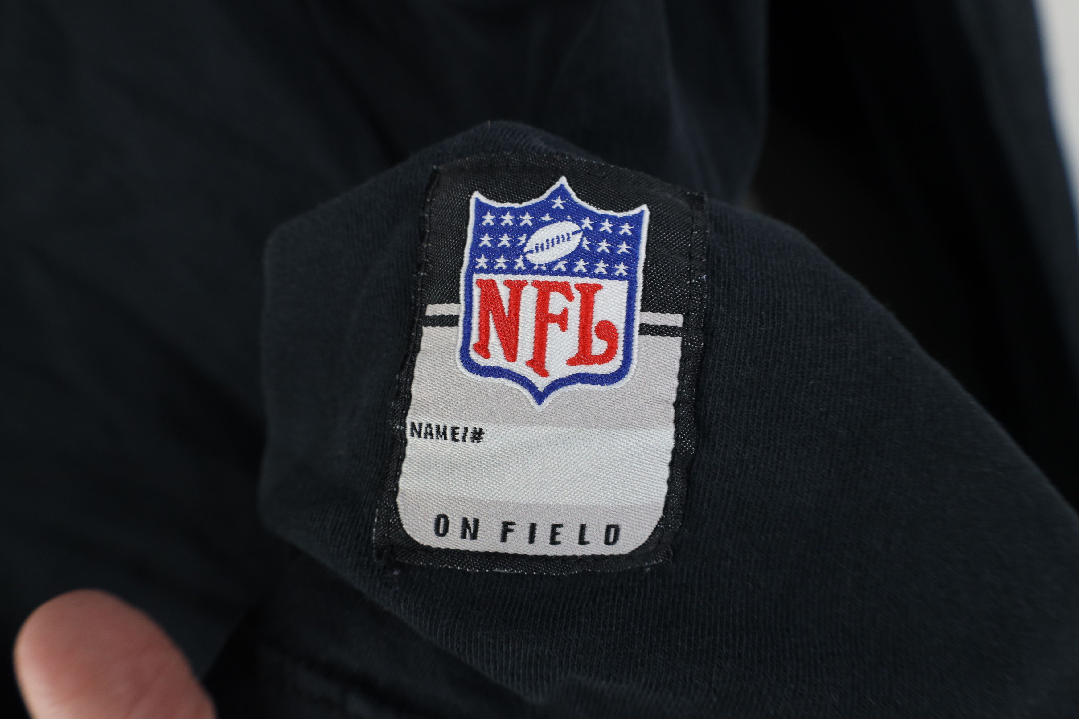 Reebok Vintage Reebok On Field Football Long Sleeve T-Shirt Size US M / EU 48-50 / 2 - 8 Thumbnail