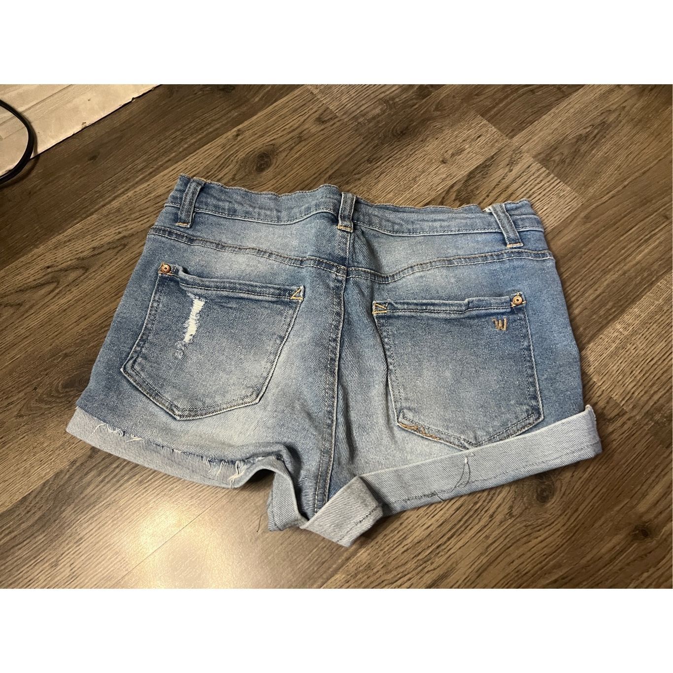 Other Wallflower The Sky High Curvy Fit Denim Shorts Woman’s Size Size 28" / US 6 / IT 42 - 7 Thumbnail