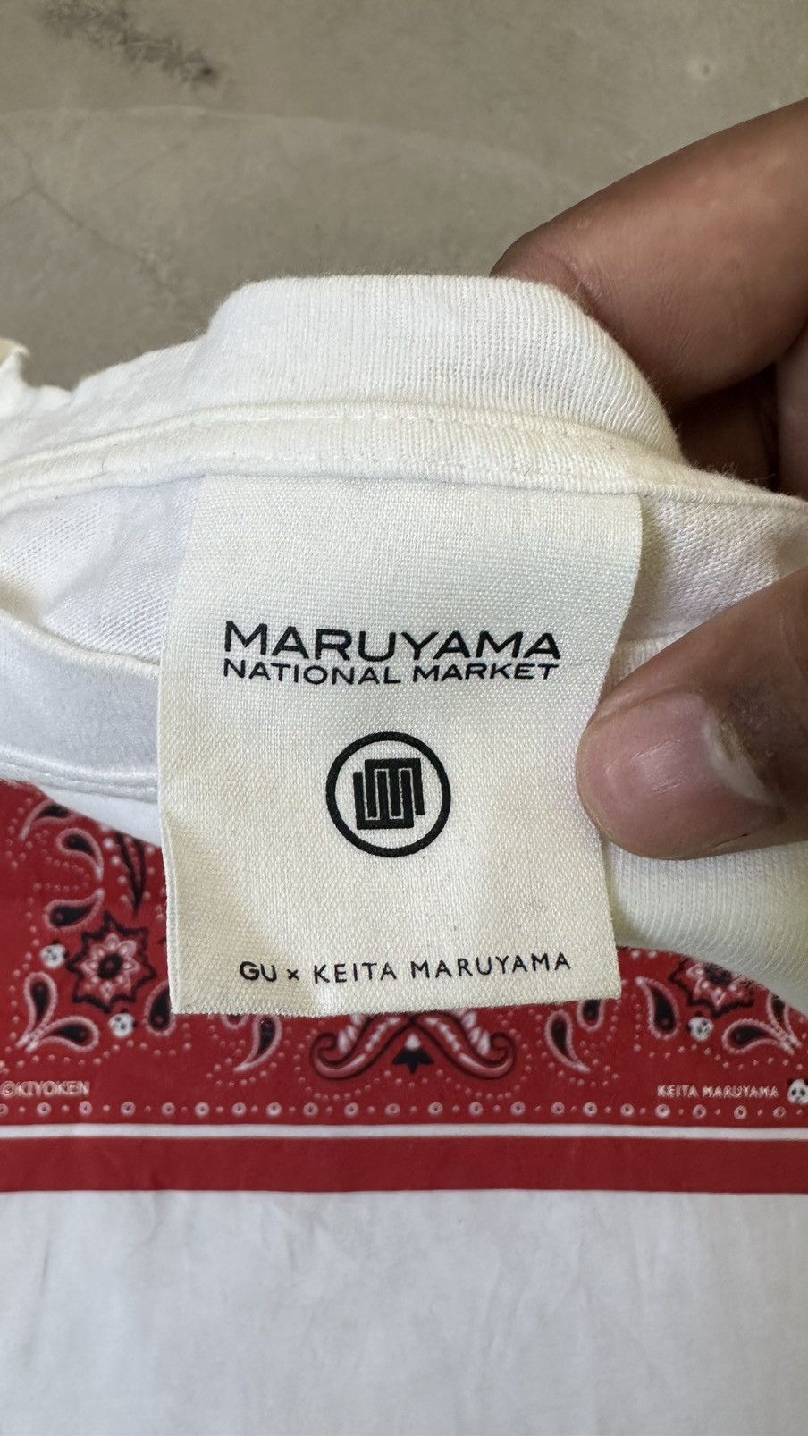GU VINTAGE MARUYAMA NATIONAL MARKET BANDANA JAPAN TEE Size US L / EU 52-54 / 3 - 5 Thumbnail