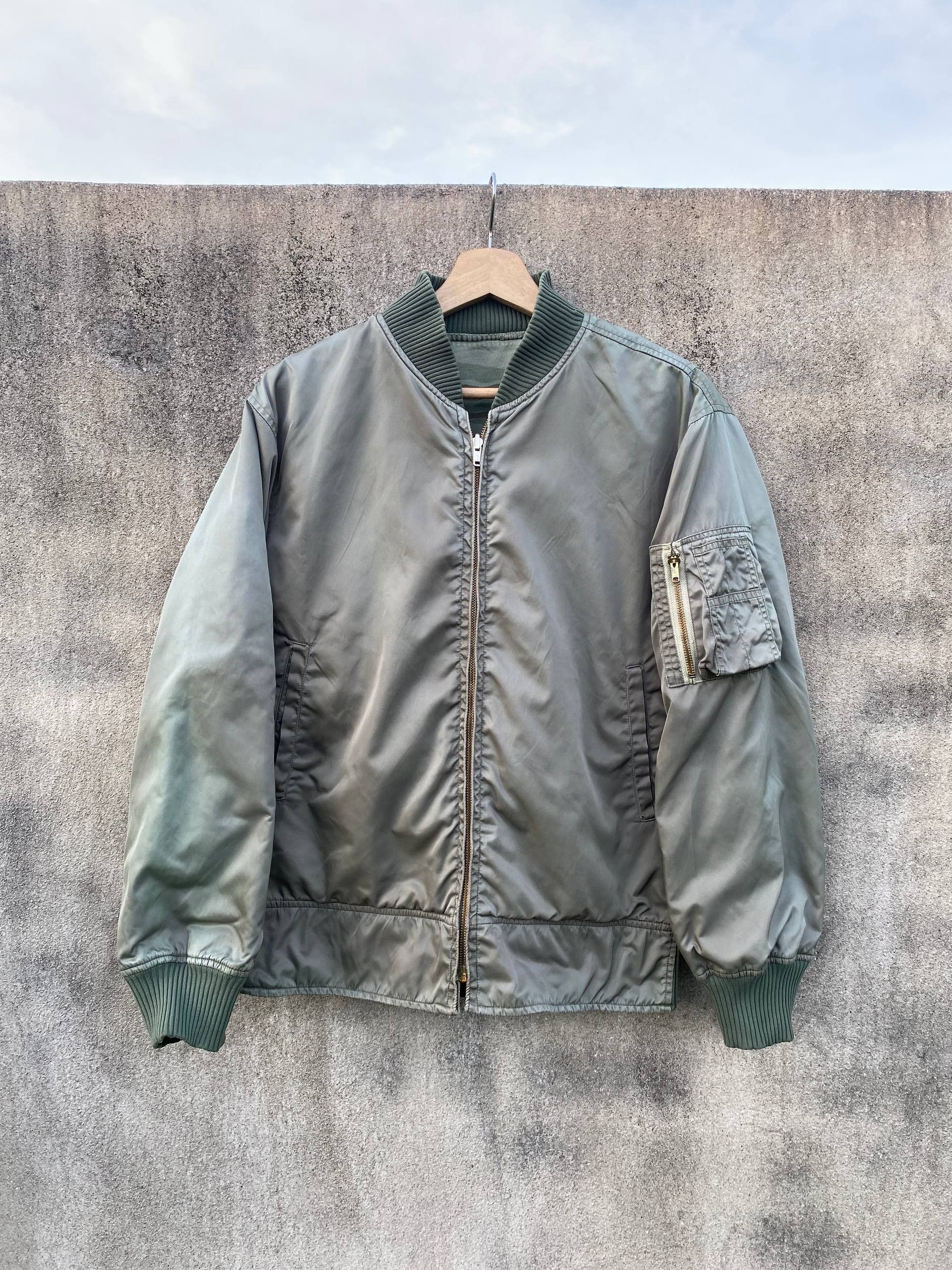 Vintage Vintage 80s Reversible MA-1 Bomber Jacket Camo/Sage Green Size US M / EU 48-50 / 2 - 3 Thumbnail