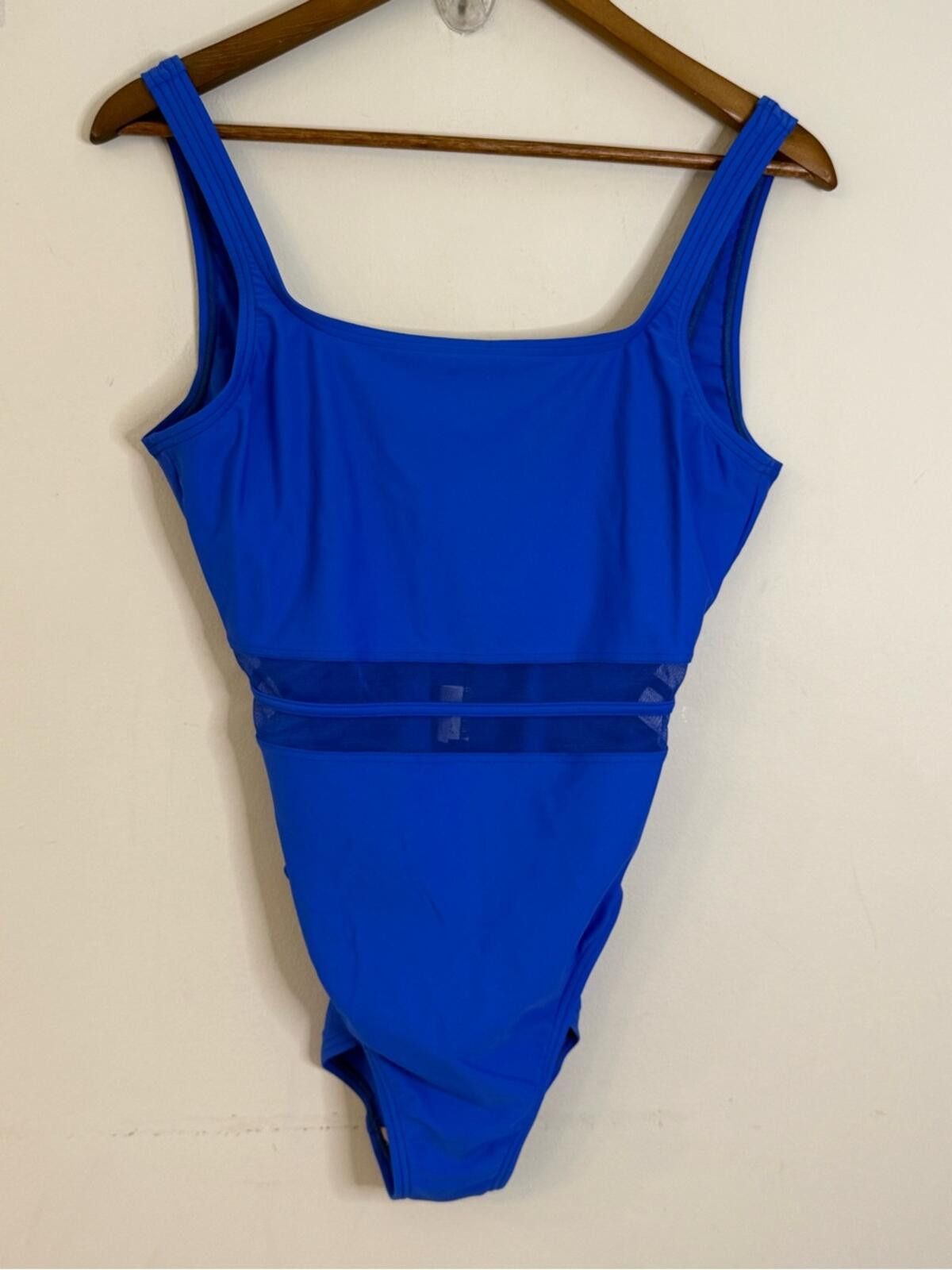 Speedo Speedo one piece swimsuit in royal blue bra cups SZ 12 Size ONE SIZE - 1 Thumbnail