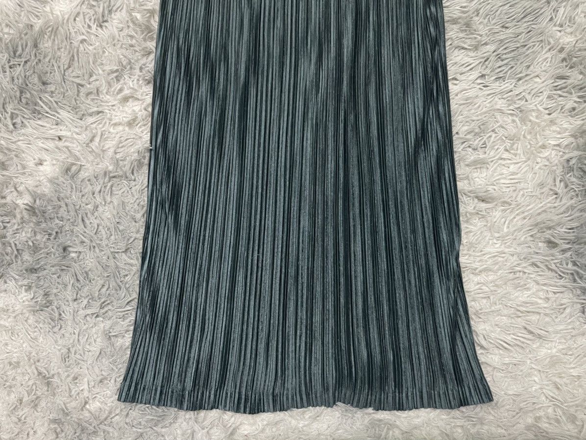 Issey Miyake 90s ISSEY MIYAKE PLEATED MIDI SKIRT RARE COLOUR Size 30" / US 8 / IT 44 - 10 Thumbnail