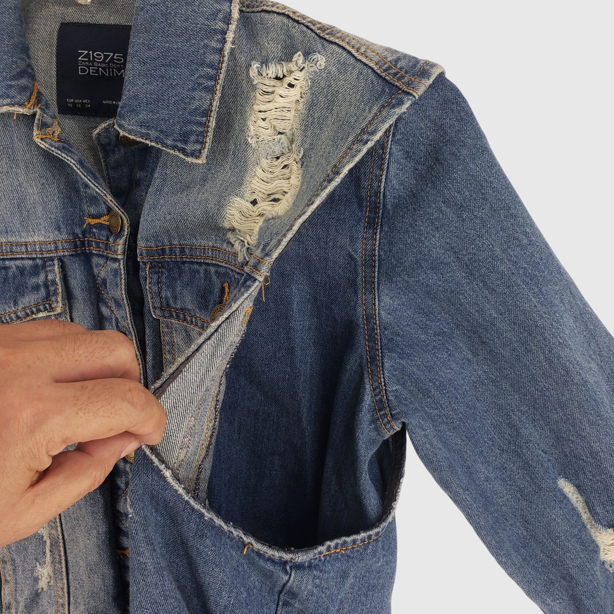 Zara ZARA Distressed Denim Jacket With Frayed Hem & Rips Womens X Size XS / US 0-2 / IT 36-38 - 5 Thumbnail