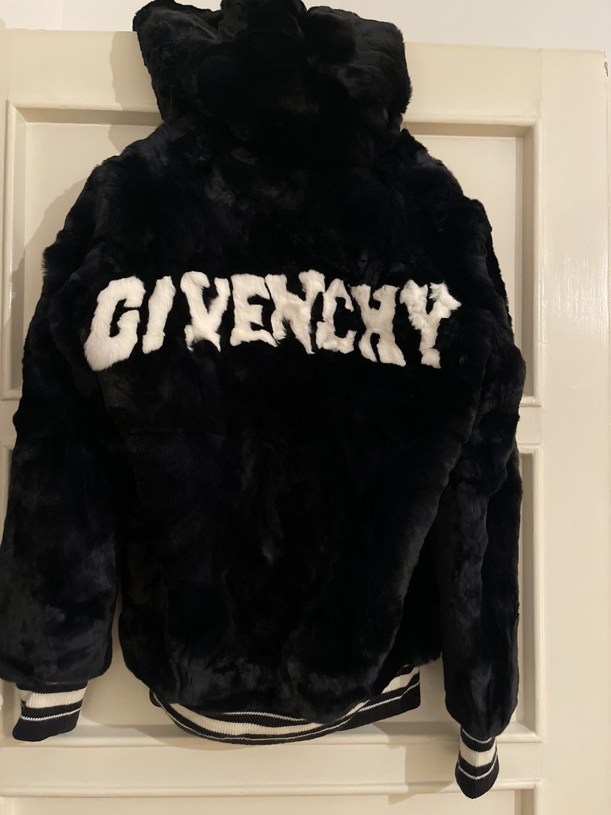 Givenchy Givenchy Riccardo Tisci Lapin Rabbit Fur size L Size L / US 10 / IT 46 - 6 Thumbnail