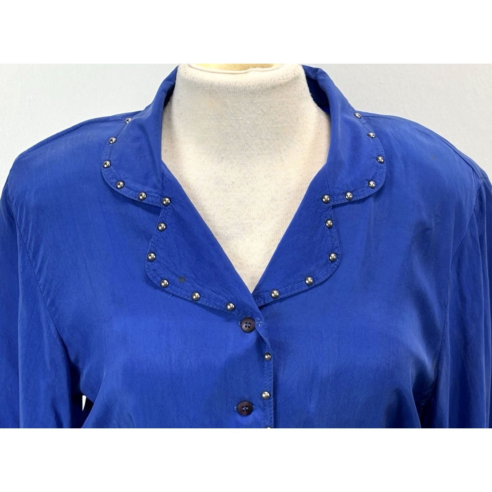 Vintage VINTAGE Hairston Roberson Ropa Blouse Western Cowgirl Womens M Blue Studded Long Sleeve Balloon Sleeve Collared Button Rayon Moderate Stains Size M / US 6-8 / IT 42-44 - 5 Thumbnail