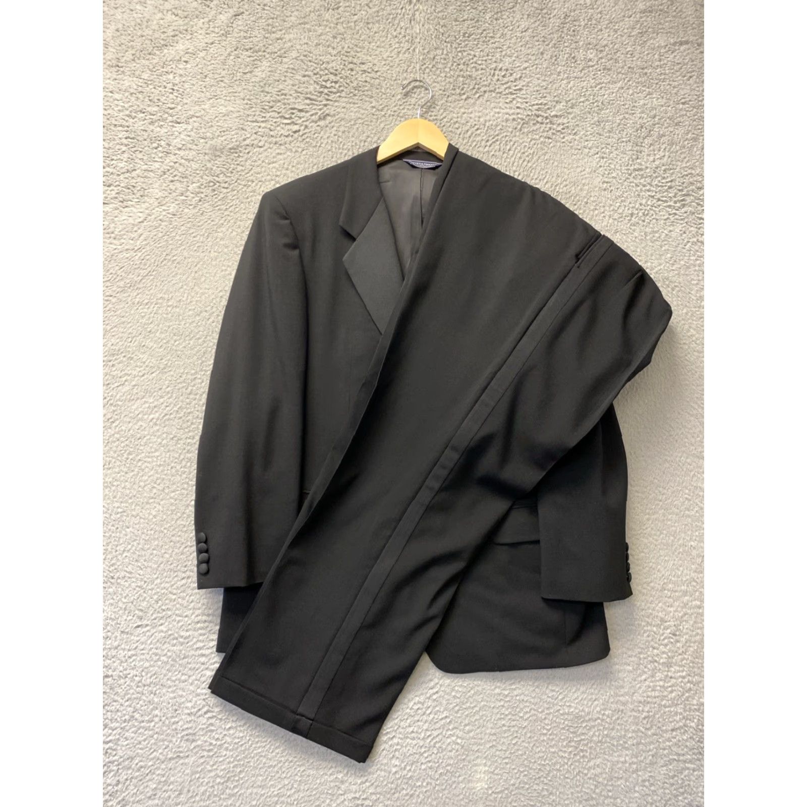 Gieves & Hawkes GRIEVES & HAWKES Tuxedo Men 43R Black 1-Button Single-Breasted Wool 2 Piece Suit | Long Jacket, Black Tuxedo for Business Wedding Casual Mens Size 40R - 2 Thumbnail