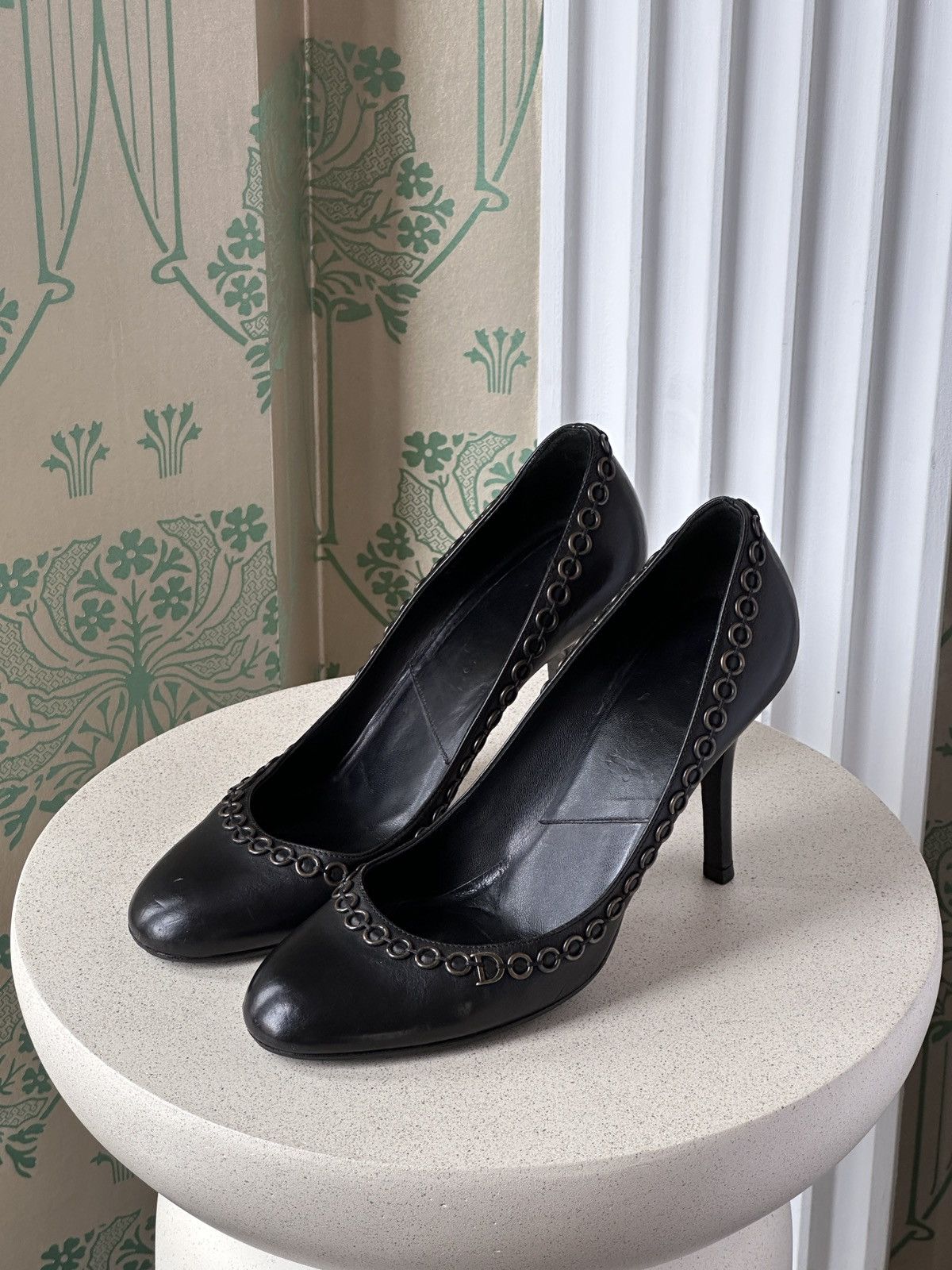 Dior DIOR Black Leather Chain Detail Pumps CD Logo EU 39 / US 9 Size US 9 / IT 39 - 5 Thumbnail