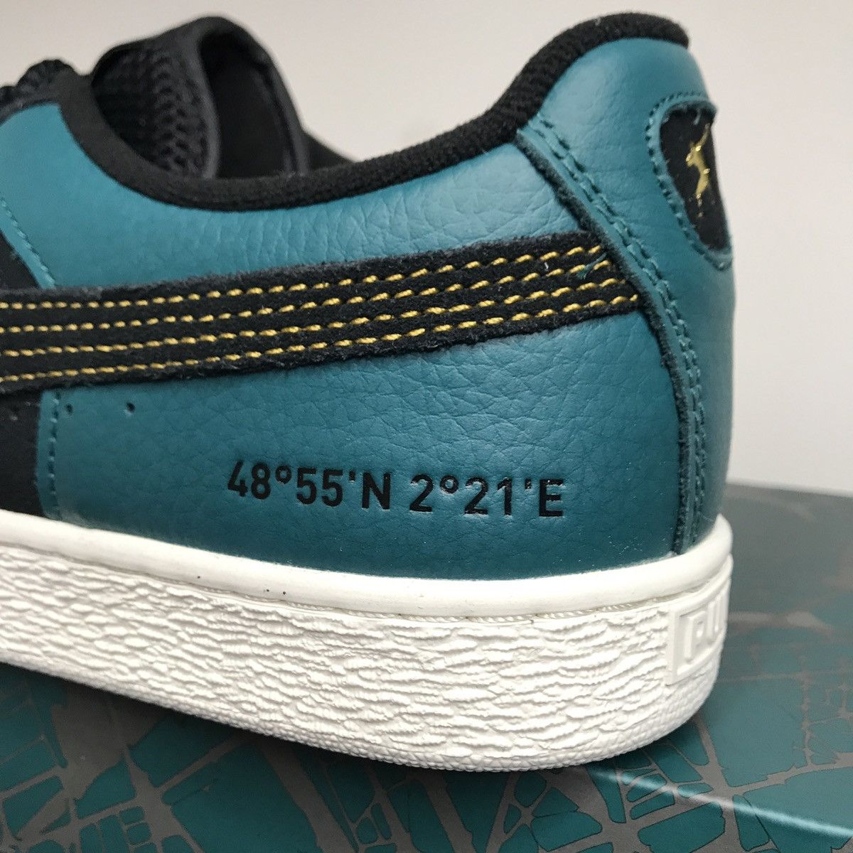 Puma PUMA x USAIN BOLT SUEDE SIZE 10 US Size US 10 / EU 43 - 9 Thumbnail