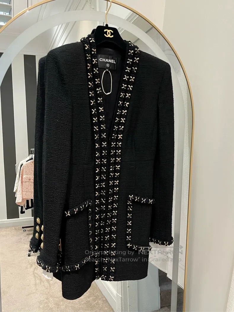 Chanel Chanel 17-year-old metropolitan series black gold waist ja Size XS / US 0-2 / IT 36-38 - 1 Thumbnail