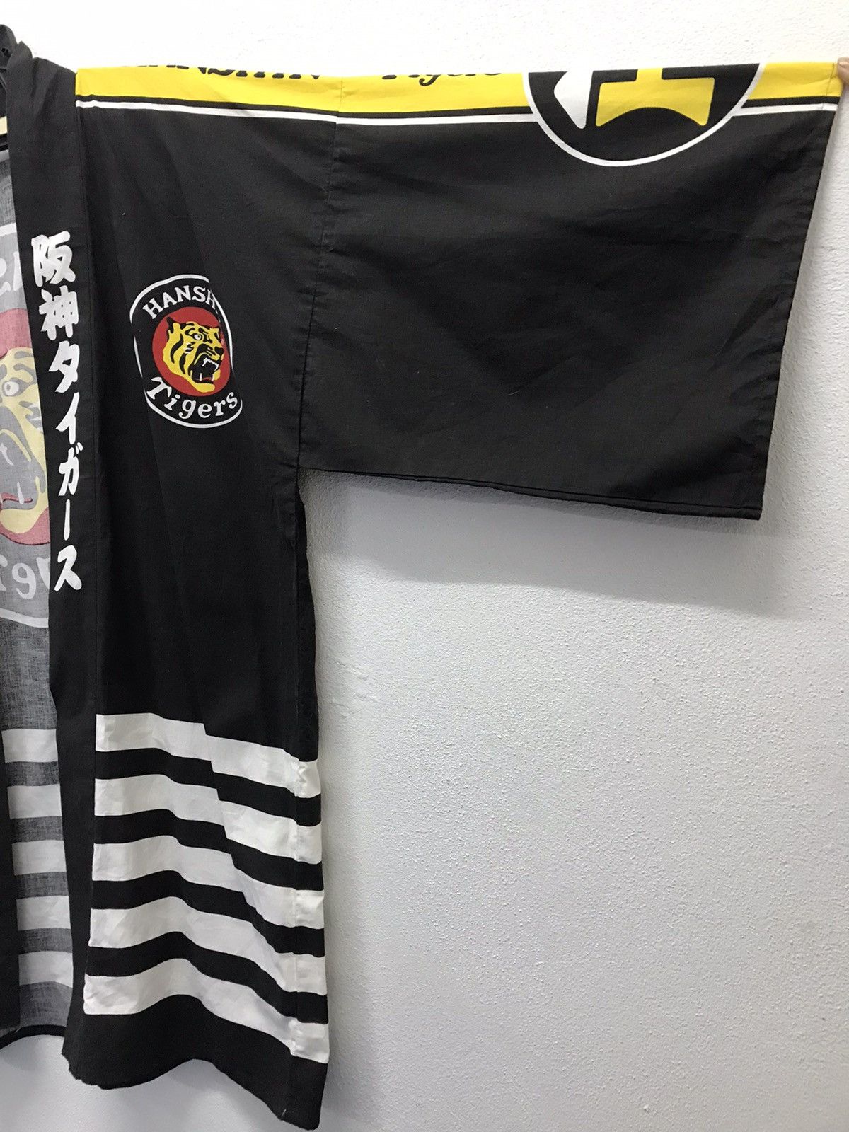 Japanese Brand Vintage Hanshin Tigers Kimono Size US XL / EU 56 / 4 - 8 Thumbnail