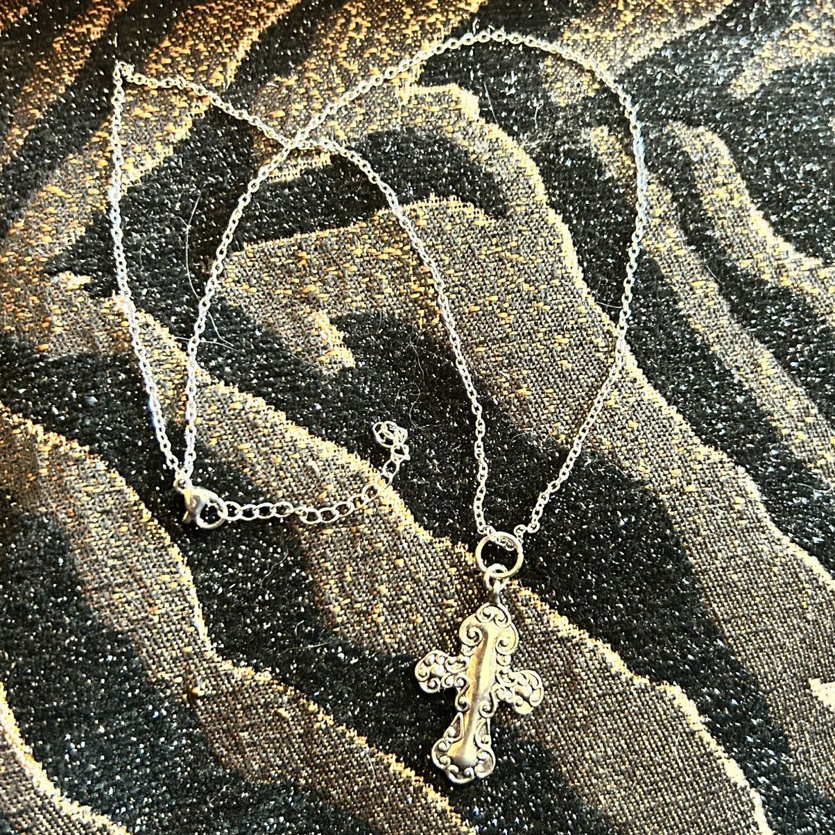 Handmade Handcrafted vintage filigree cross pendant on chain necklace Size ONE SIZE - 8 Thumbnail