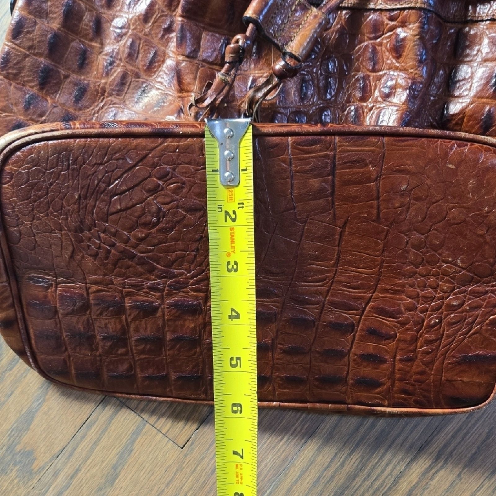 & Other Stories Vintage Crocodile Pattern Leather Women's Bucket Bag Size ONE SIZE - 13 Thumbnail