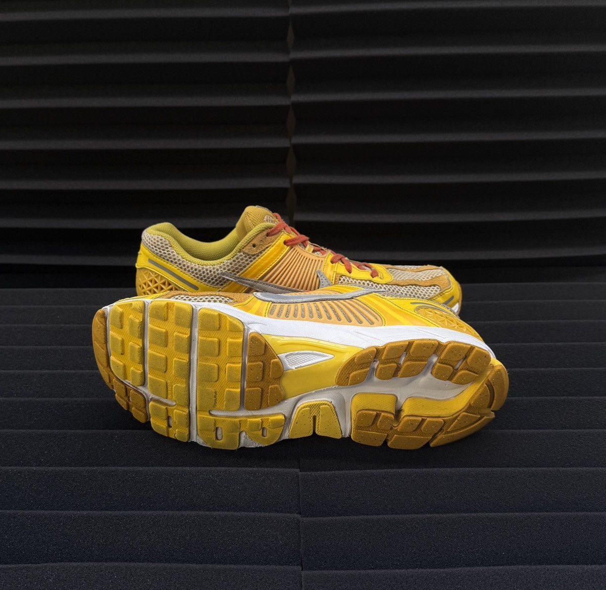 Nike Zoom Vomero 5 'Yellow Ochre" Rare Size US 11 / EU 44 - 7 Thumbnail