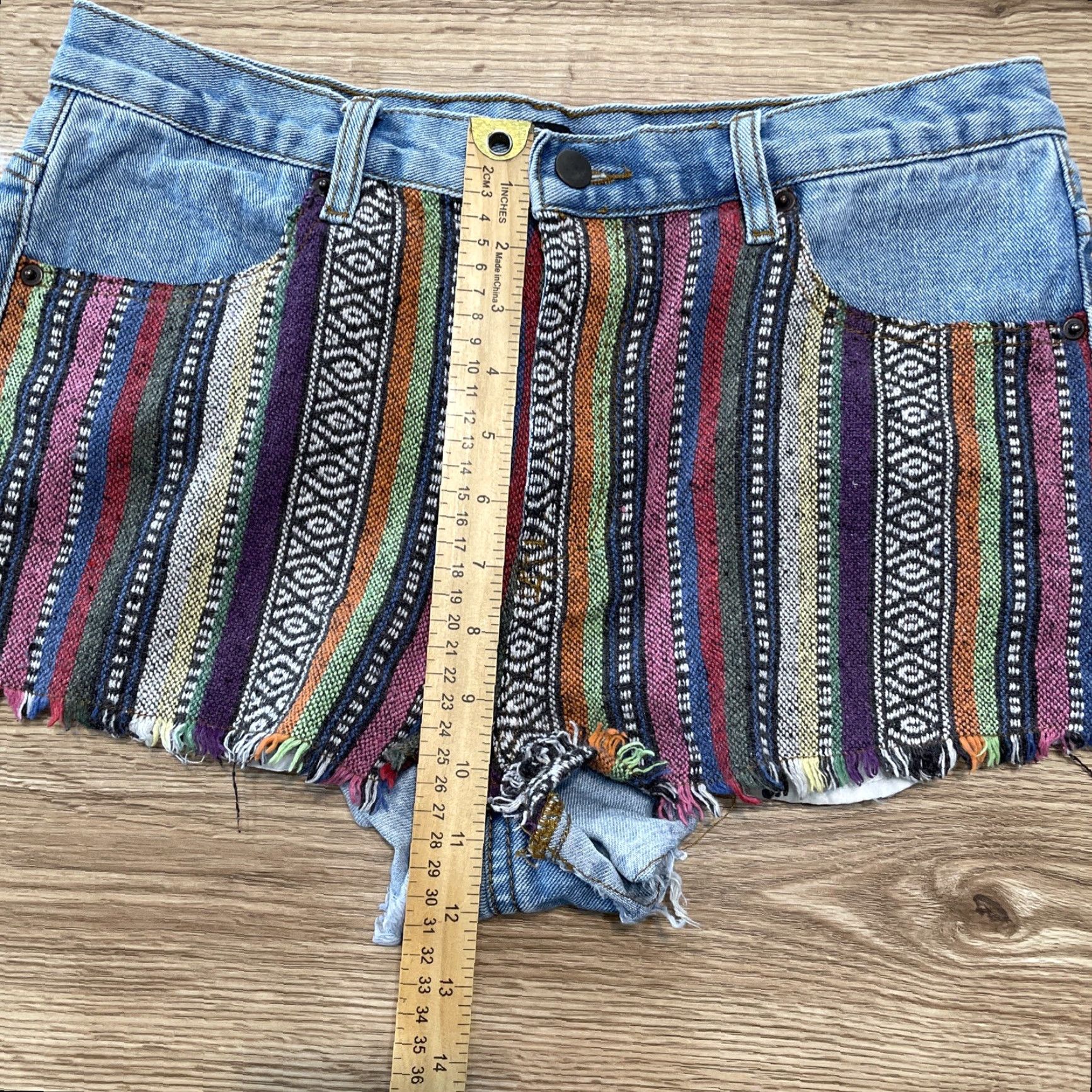Forever 21 VINTAGE Forever 21 Denim Shorts Women 30 Light Wash Cut-Off Ripped Size 30" / US 8 / IT 44 - 5 Thumbnail
