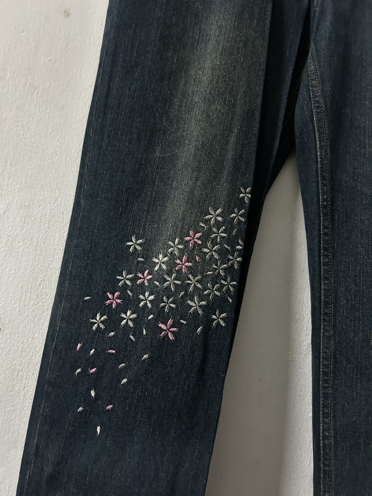 Japanese Brand Japanese Brand Floral Embroidery Jeans Size US 33 - 7 Thumbnail