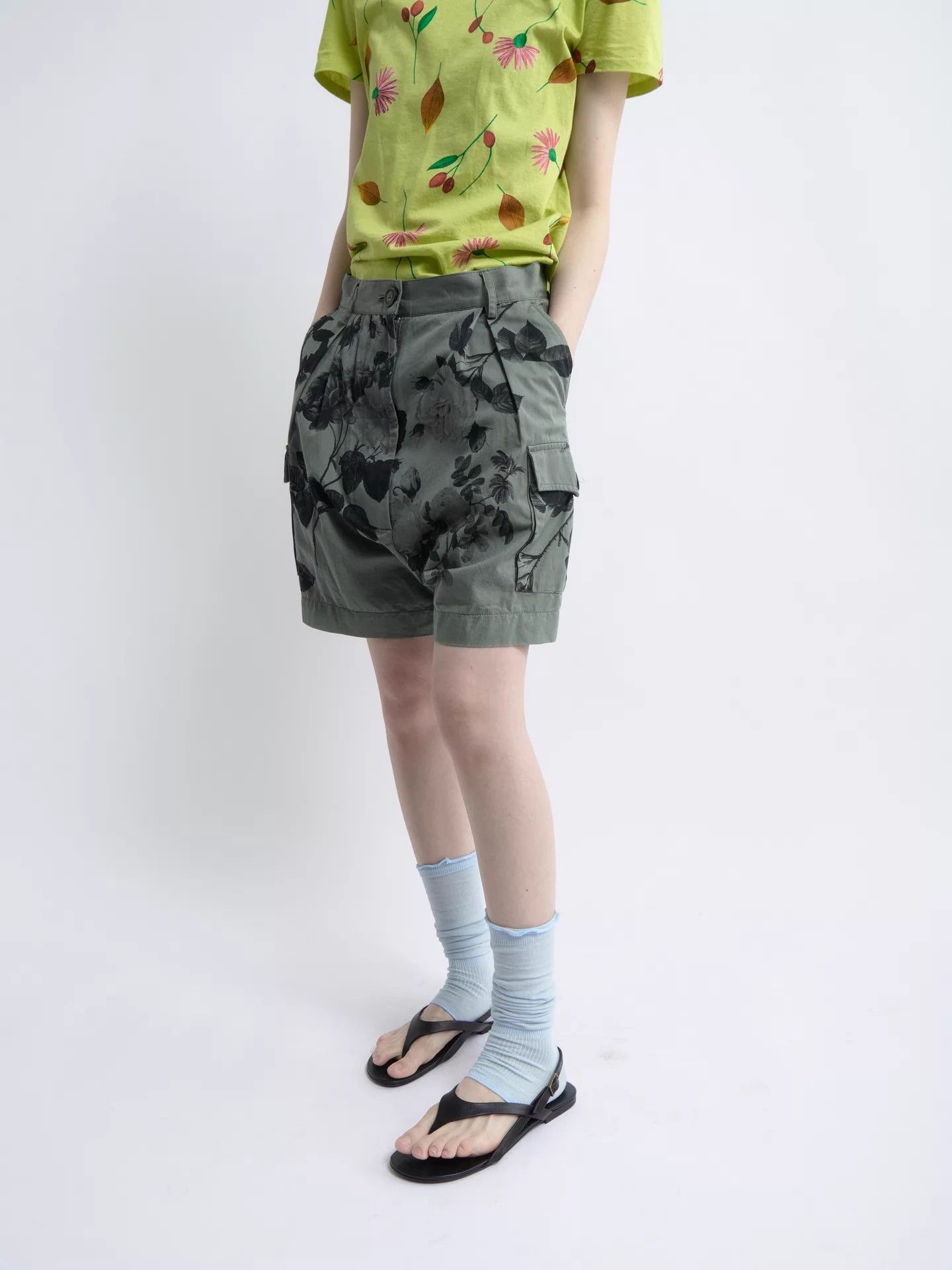 Vivienne Westwood VIVIENNE WESTWOOD Anglomania Gray-Green Black Rose Cargo Shorts Size 27" / US 4 / IT 40 - 2 Thumbnail