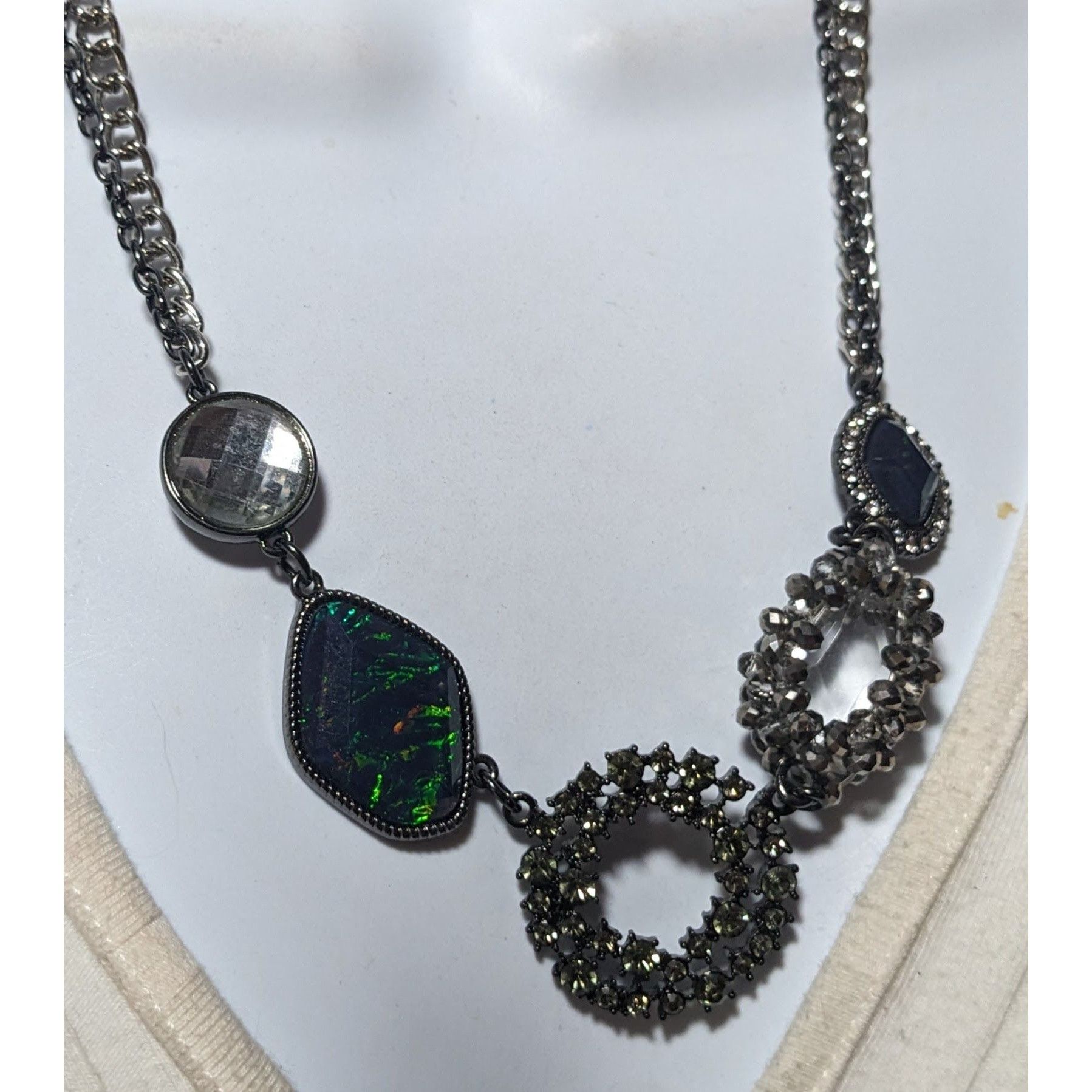 Vera Wang Simply Vera Green And Silver Abstract Necklace Size ONE SIZE - 7 Thumbnail