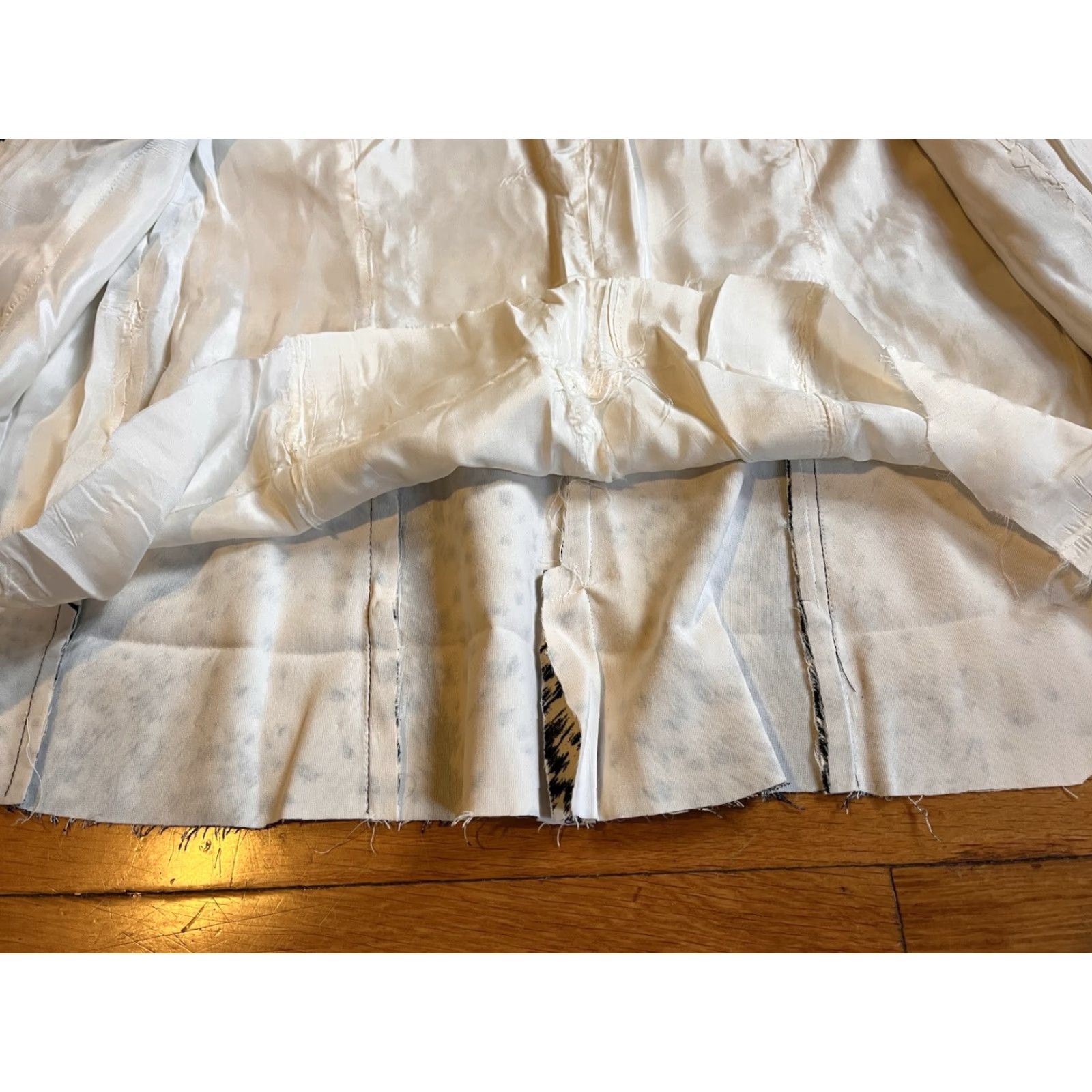 Vintage VINTAGE Alberto Makali Animal Print Blazer Women’s 40 White Black NEEDS REPAIR Size S / US 4 / IT 40 - 7 Thumbnail
