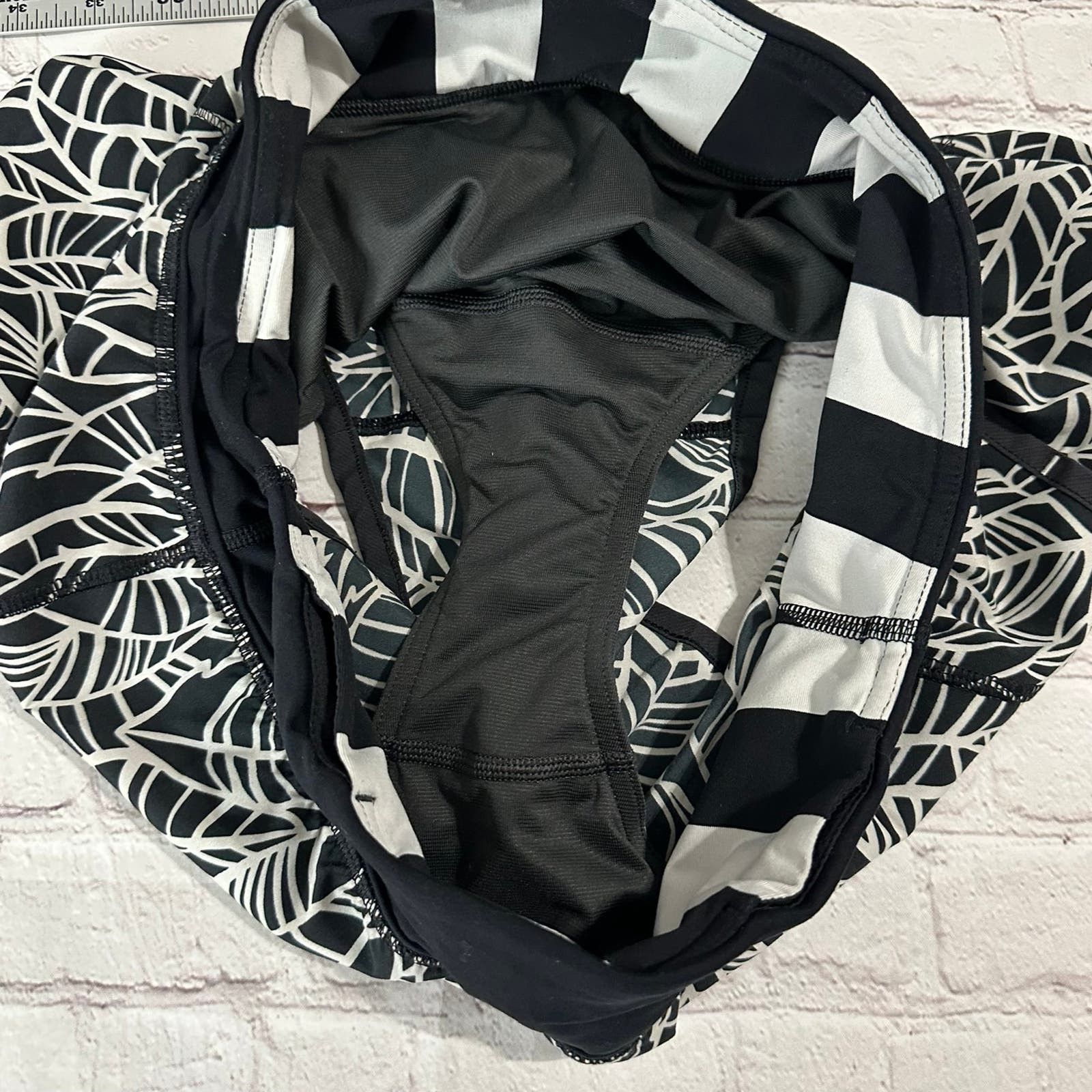 Lululemon lululemon shorts size 6 Size 28" / US 6 / IT 42 - 6 Thumbnail