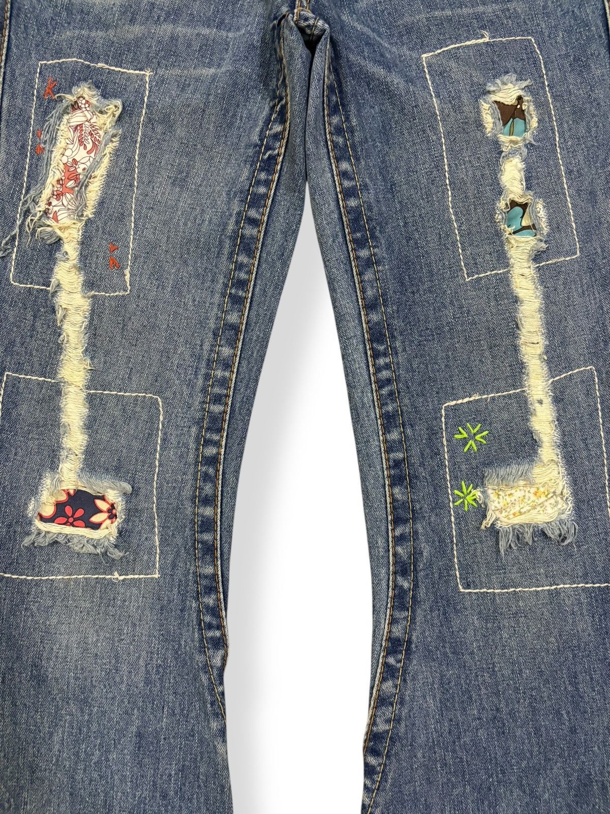 True Religion Vintage True Religion Woodstock Floral Patched Flare Jeans Size US 29 - 5 Thumbnail