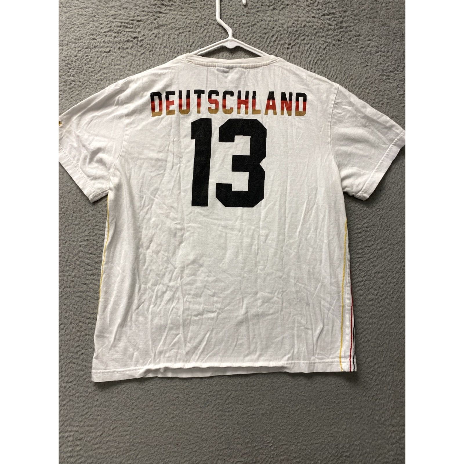 Vintage MANGUUN Graphic Shirt Mens Large Slim White Crew Neck Cotton Blend Short Sleeve Logo Front 2020s Mens Size US L / EU 52-54 / 3 - 7 Thumbnail