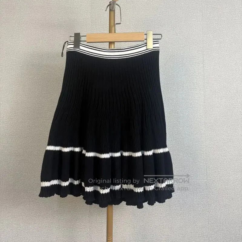 Chanel Chanel Black Cotton Summer Skirt . Size 23" - 1 Thumbnail