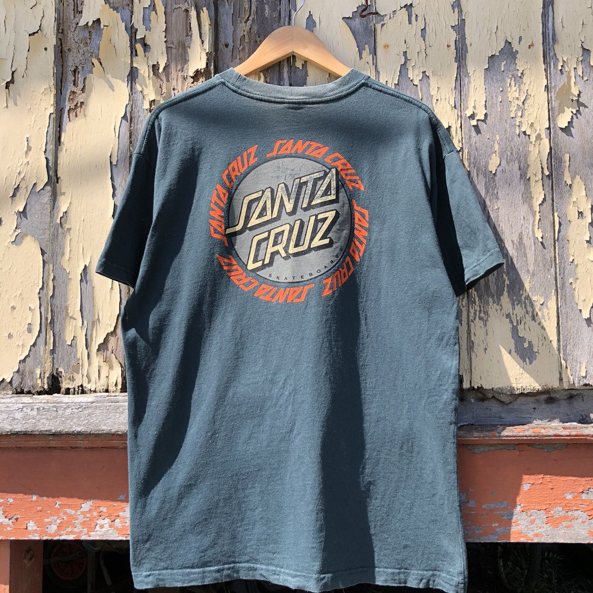 Santa Cruz Skateboards Vintage y2k Faded Santa Cruz Skateboard Tshirt Size US L / EU 52-54 / 3 - 9 Thumbnail