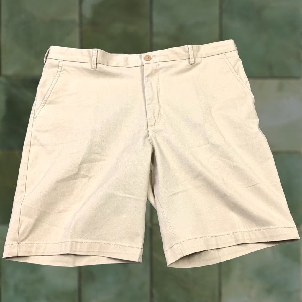 Izod VINTAGE Izod Mens Size 38 Khaki Flat Front Chino Shorts Casual Classy Dressy Golf Size US 38 / EU 54 - 1 Thumbnail