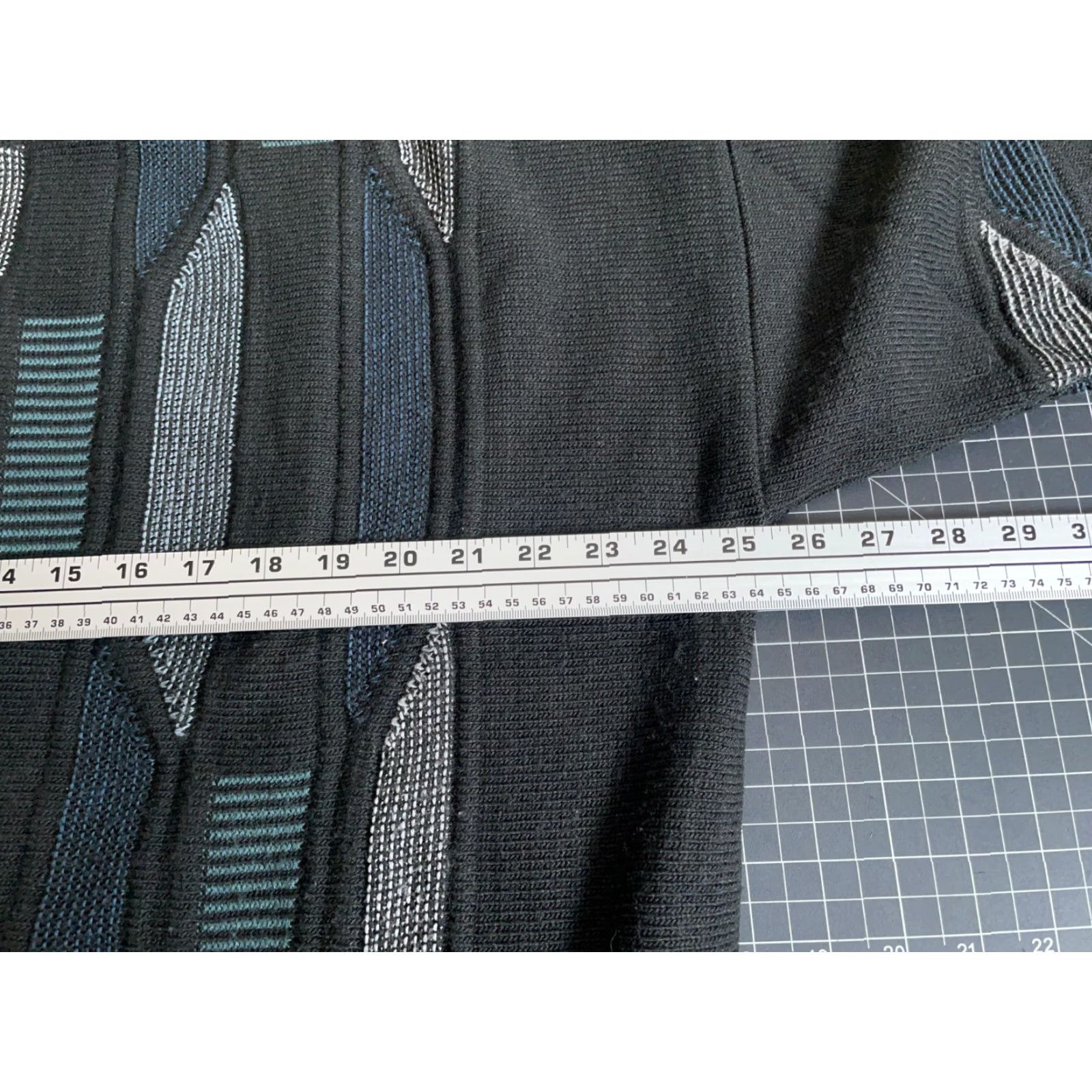 Coogi VINTAGE Protege Sweater Men 2XL Acrylic Black 90s Crew Neck Geometric Knit Pullover Size US XXL / EU 58 / 5 - 5 Thumbnail