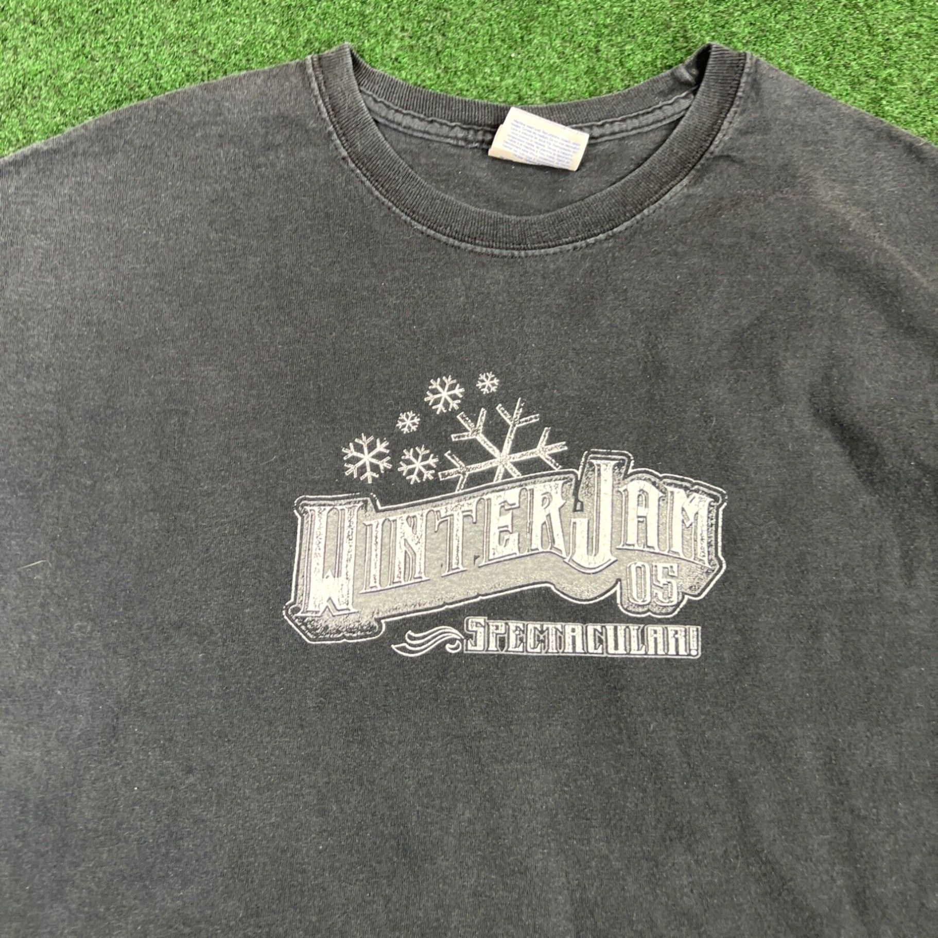 Hanes Winter Jam Tour Spectacular 2005 Christian Rock Fest Long-Sleeve T-Shirt Large Size US L / EU 52-54 / 3 - 2 Thumbnail